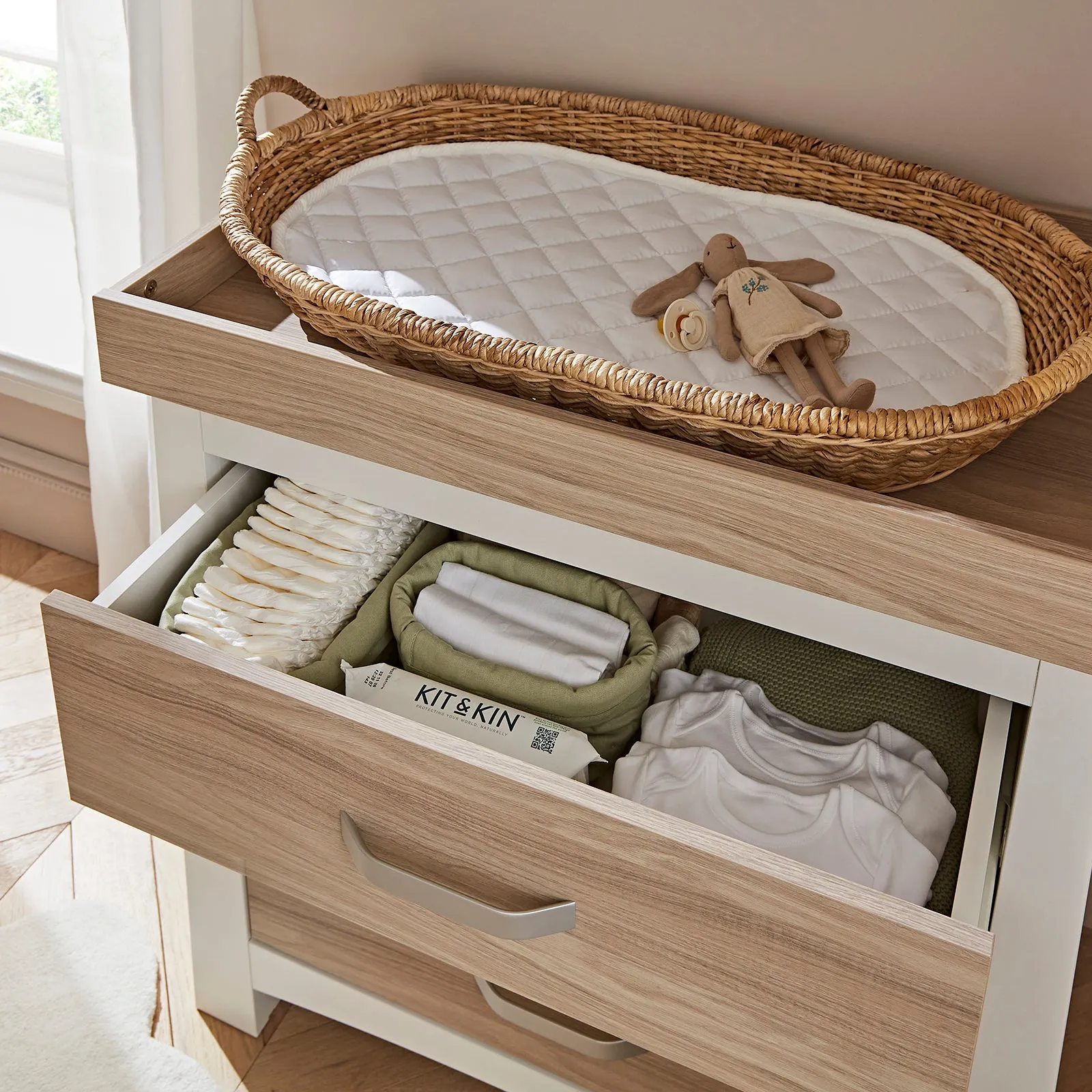 ADA DRESSER/CHANGER