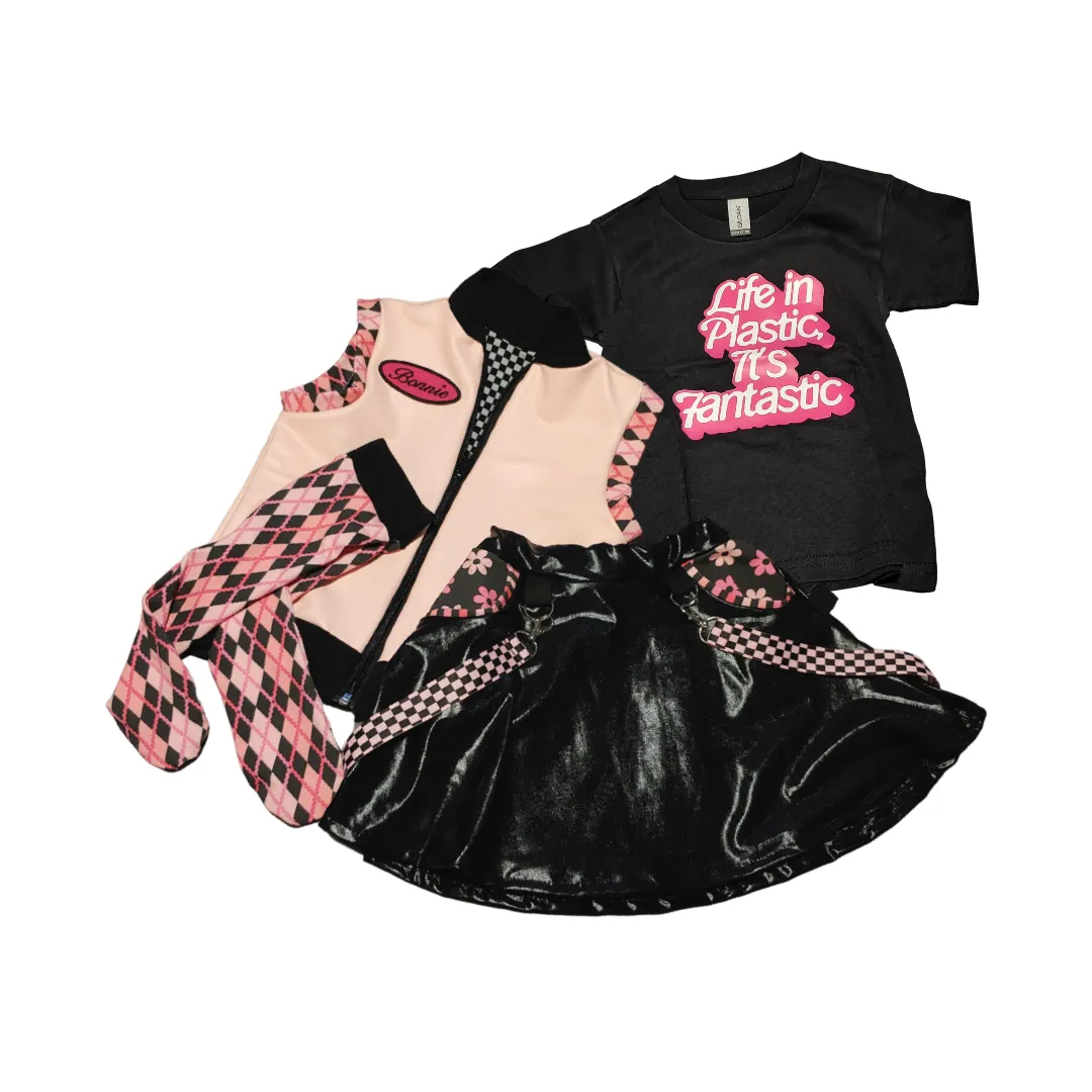 All Doll'd Up Black Vegsn Leather Skirt with pink pockets