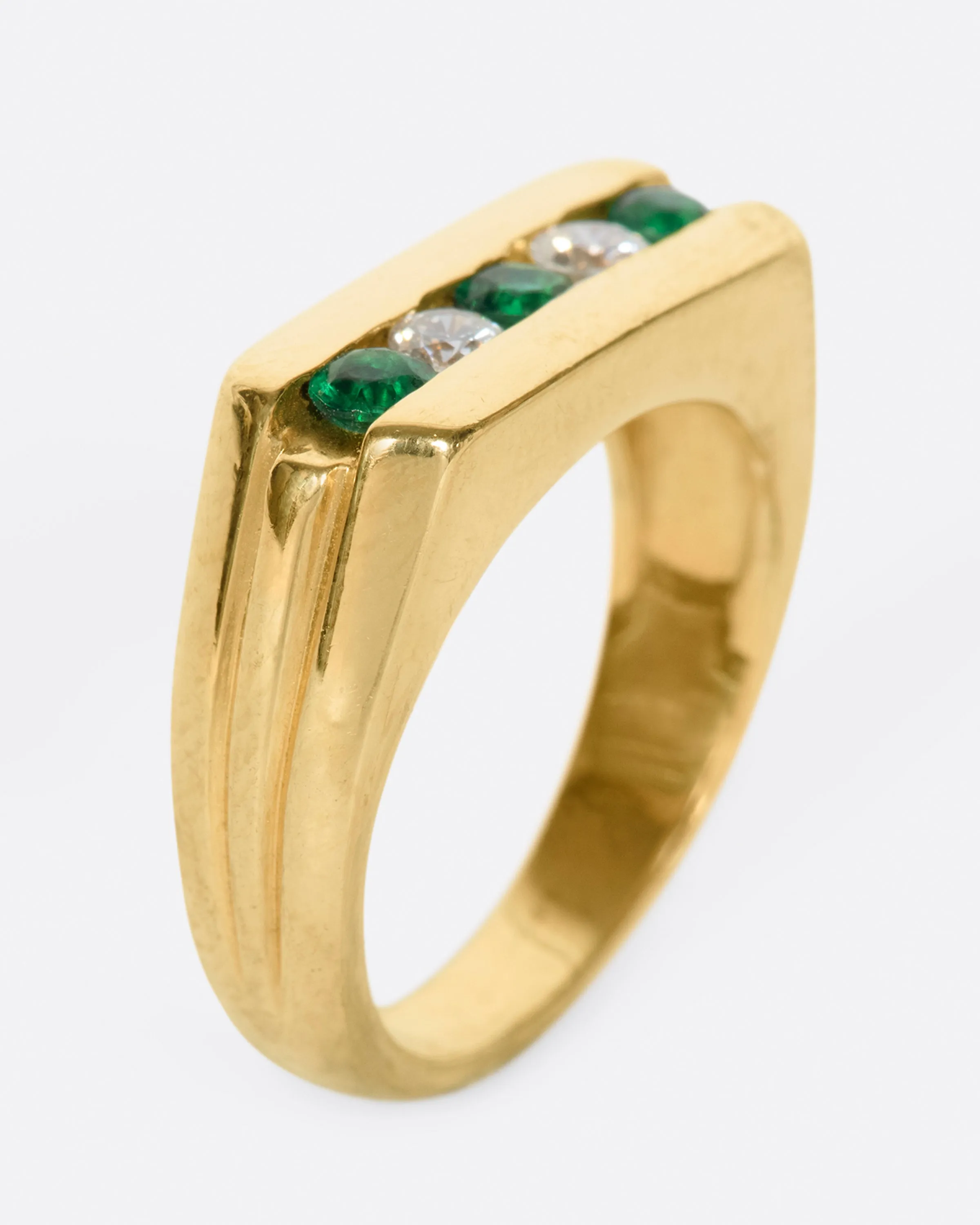 Alternating Emerald & Diamond Ring