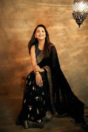 Black Potters Touch Crushed Saree