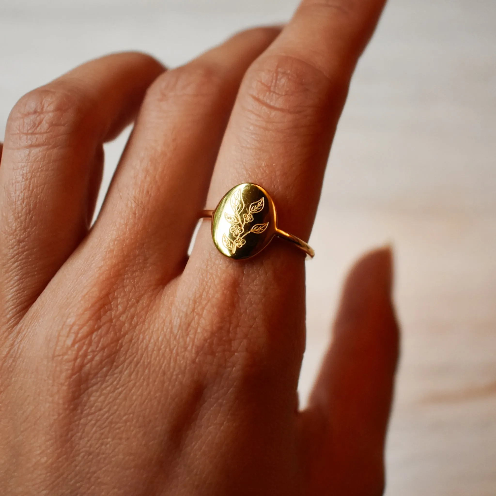 Camellia Sinensis Oval Ring