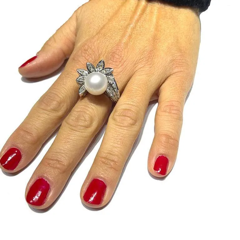 Capodagaglie ring flower pearl white pearls 18kt diamonds and pearls 0038ag