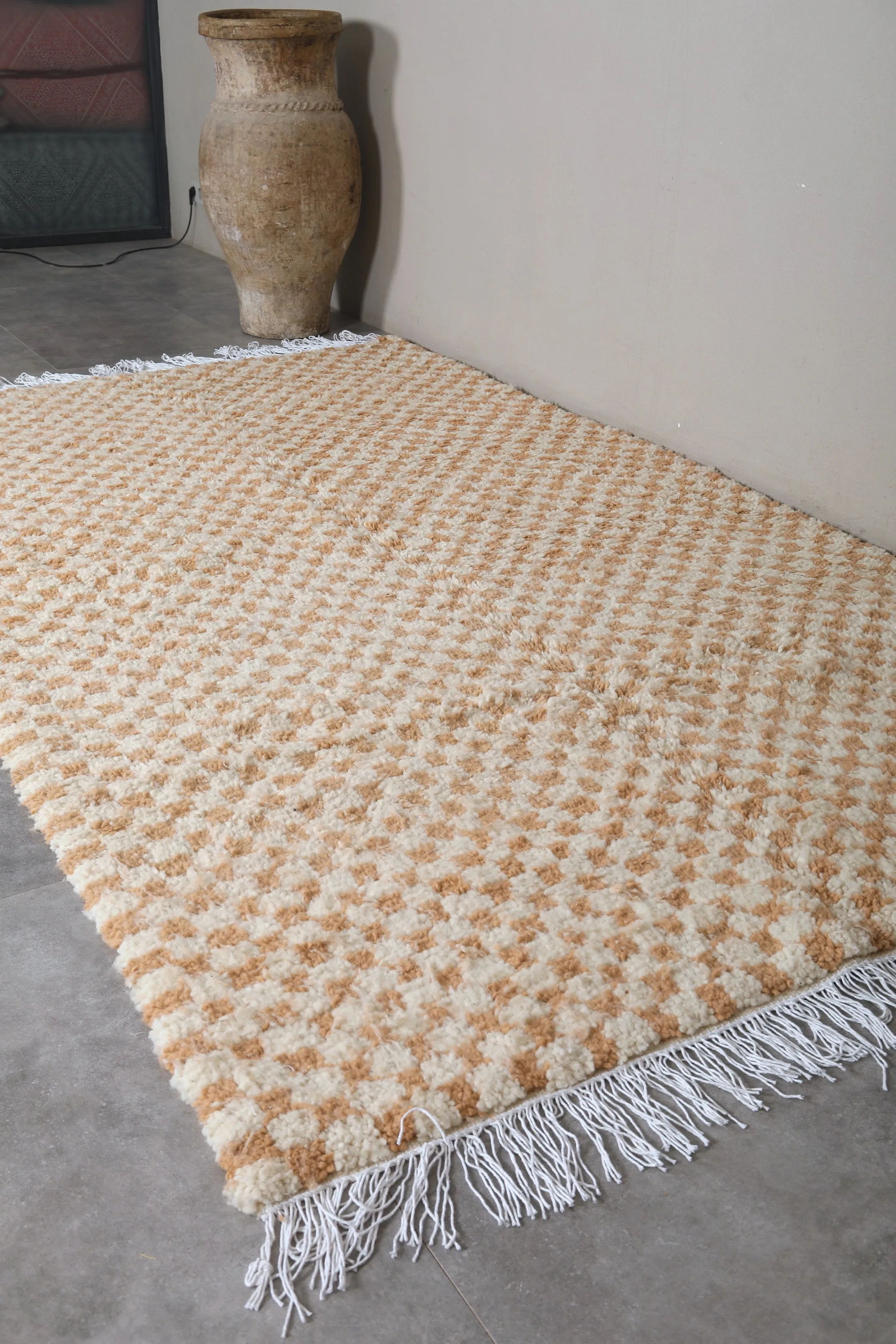 Checkered Moroccan Rug - 5.8 x 9.3 ft | Handwoven Beige and White