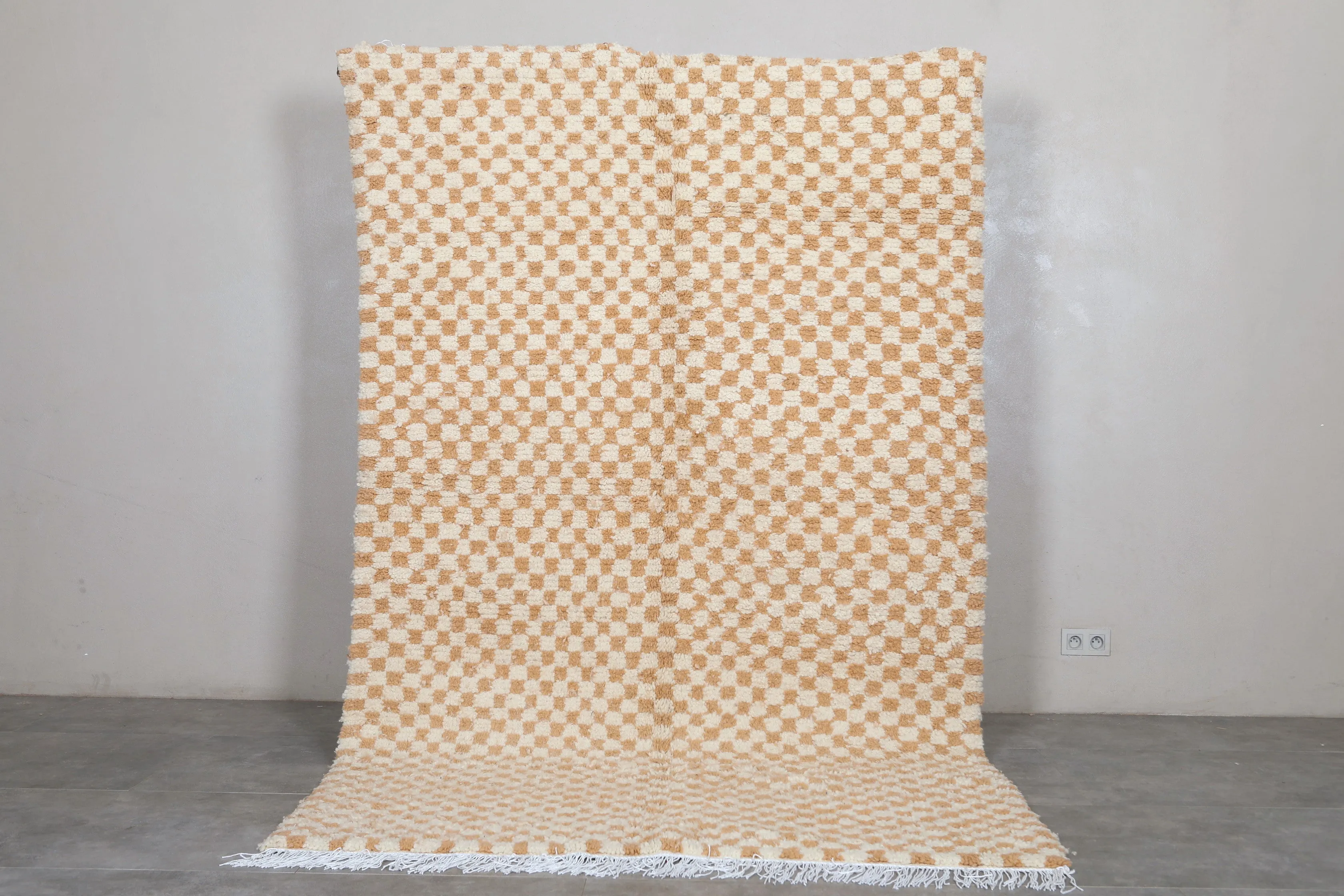 Checkered Moroccan Rug - 5.8 x 9.3 ft | Handwoven Beige and White