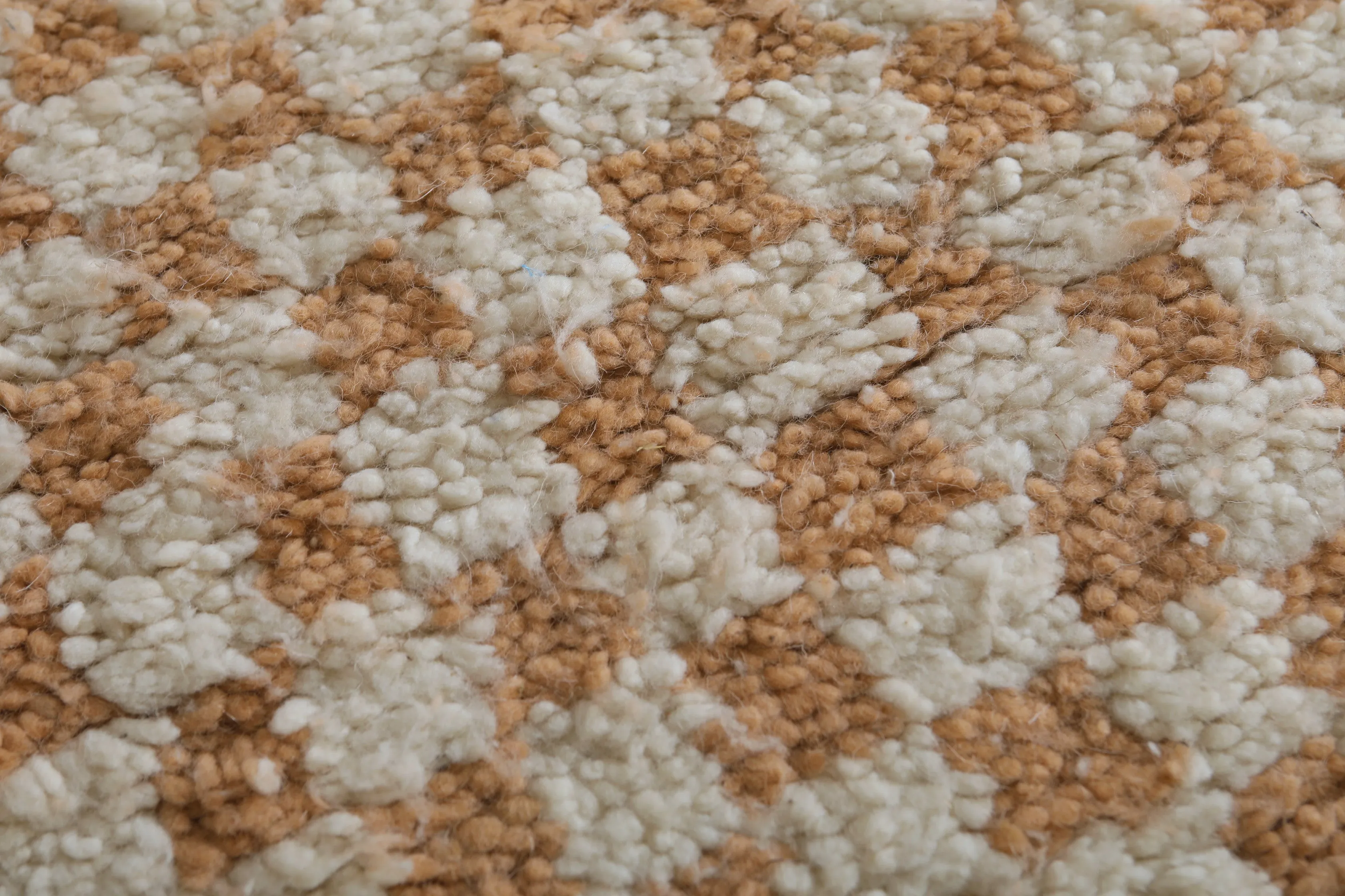 Checkered Moroccan Rug - 5.8 x 9.3 ft | Handwoven Beige and White