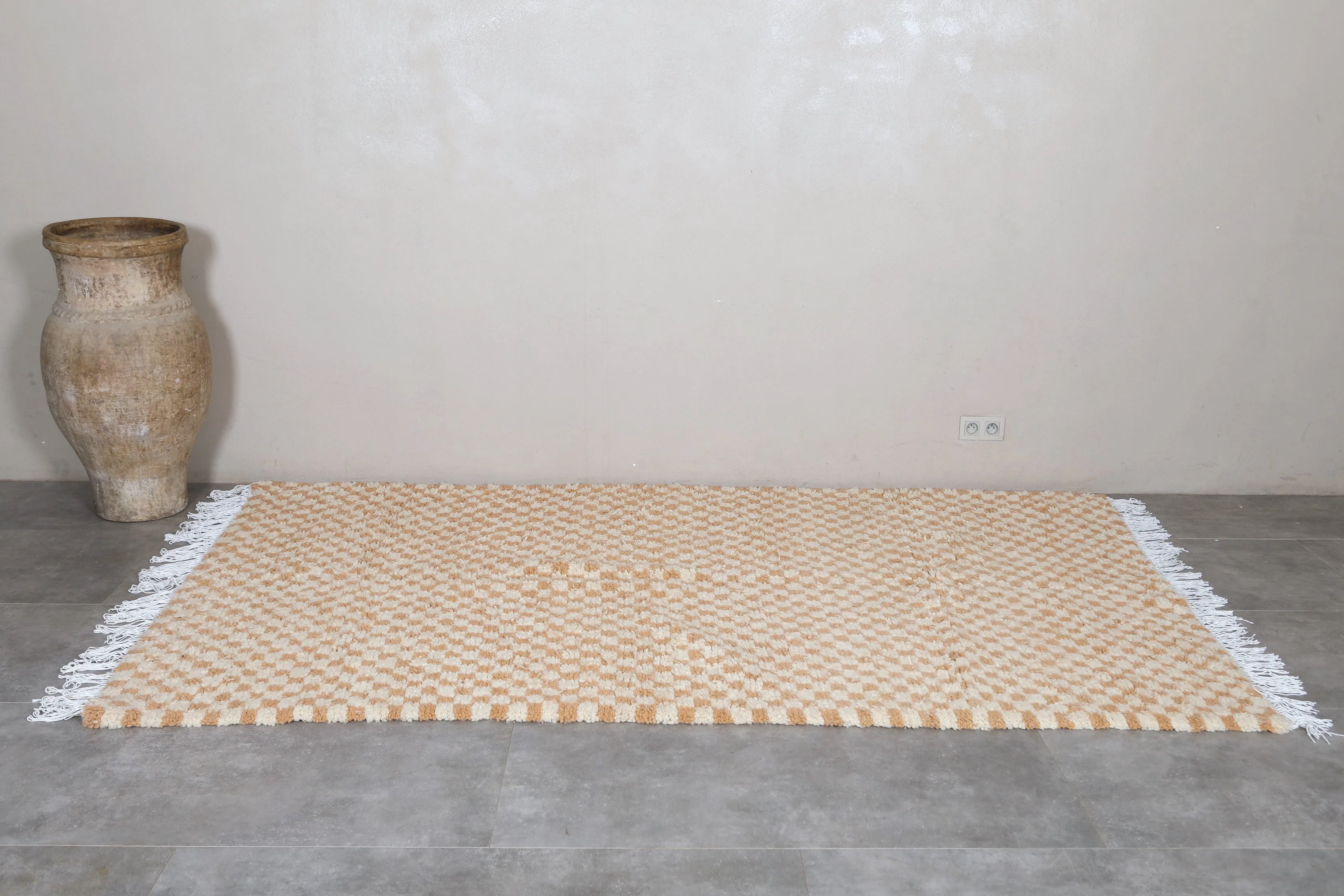 Checkered Moroccan Rug - 5.8 x 9.3 ft | Handwoven Beige and White