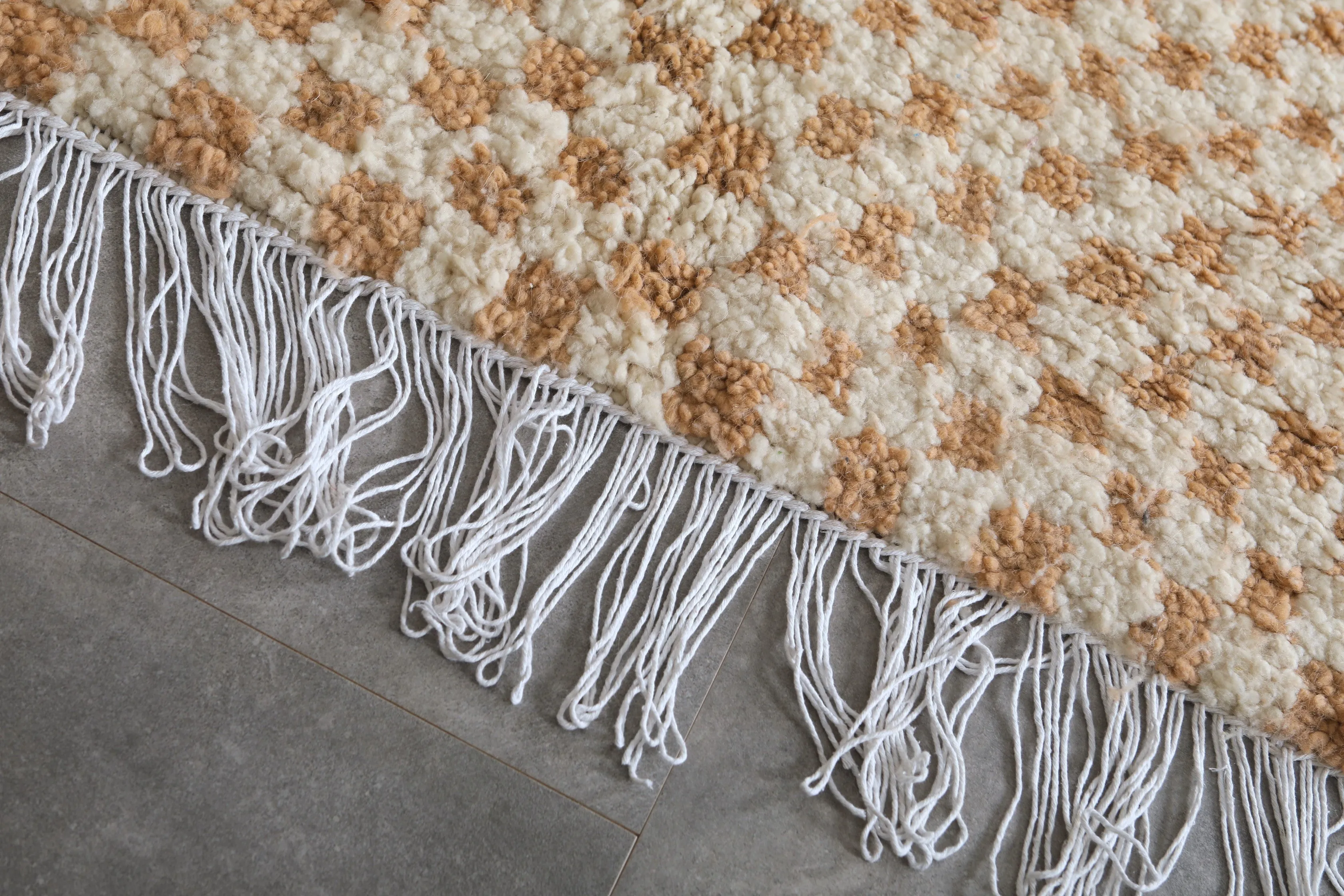Checkered Moroccan Rug - 5.8 x 9.3 ft | Handwoven Beige and White