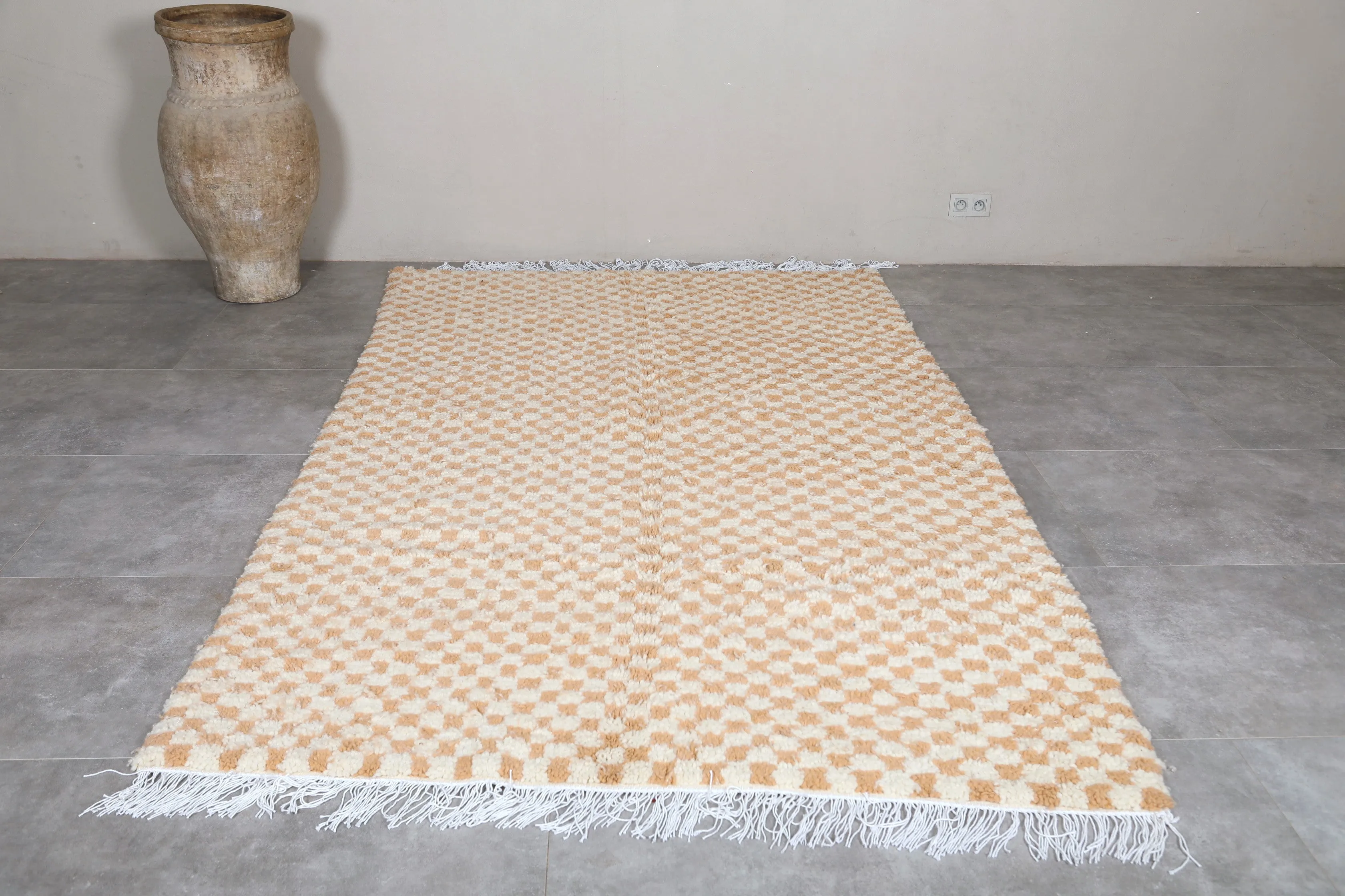 Checkered Moroccan Rug - 5.8 x 9.3 ft | Handwoven Beige and White