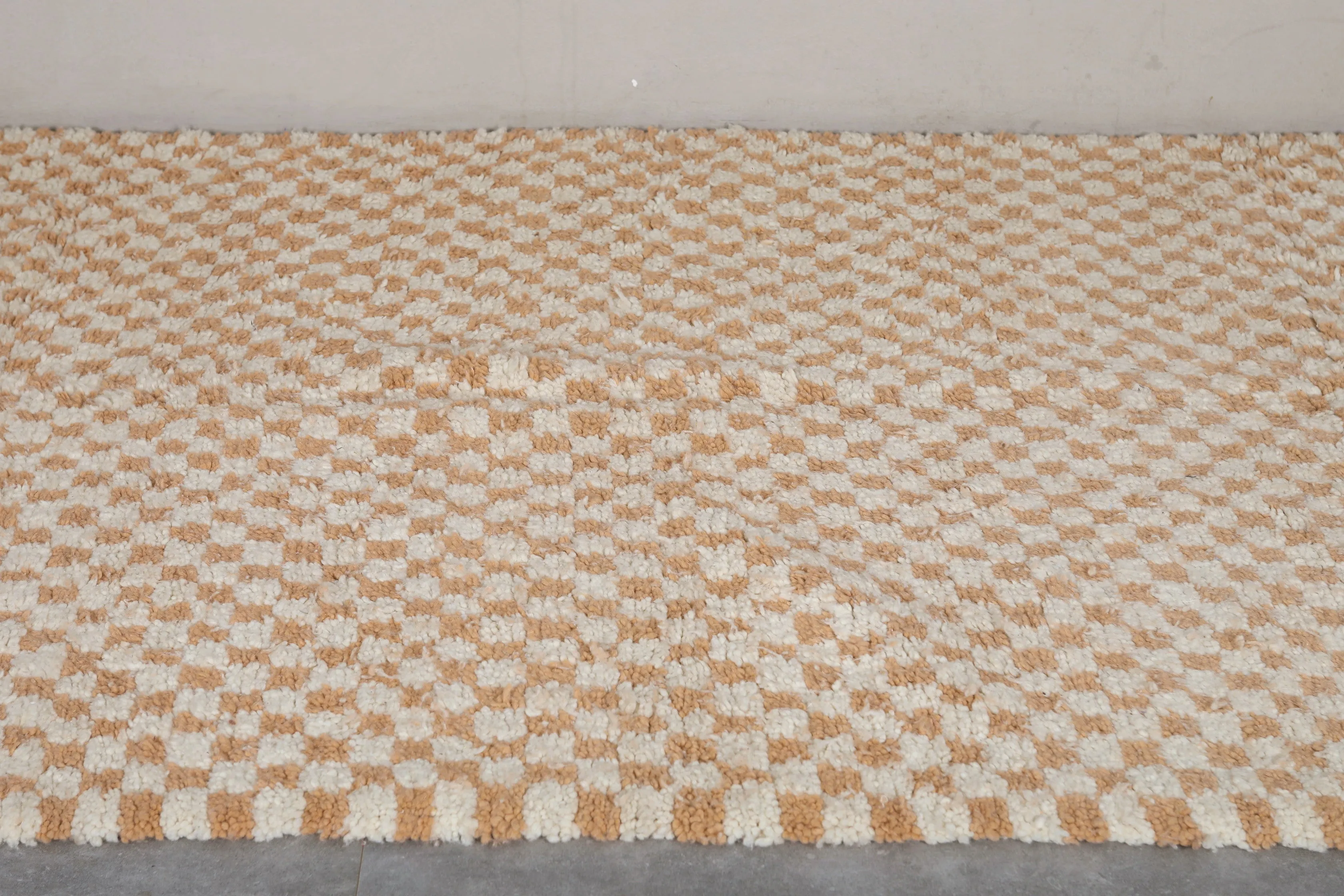Checkered Moroccan Rug - 5.8 x 9.3 ft | Handwoven Beige and White