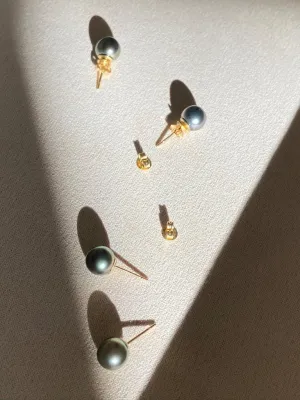 Classic Tahitian Pearl Studs