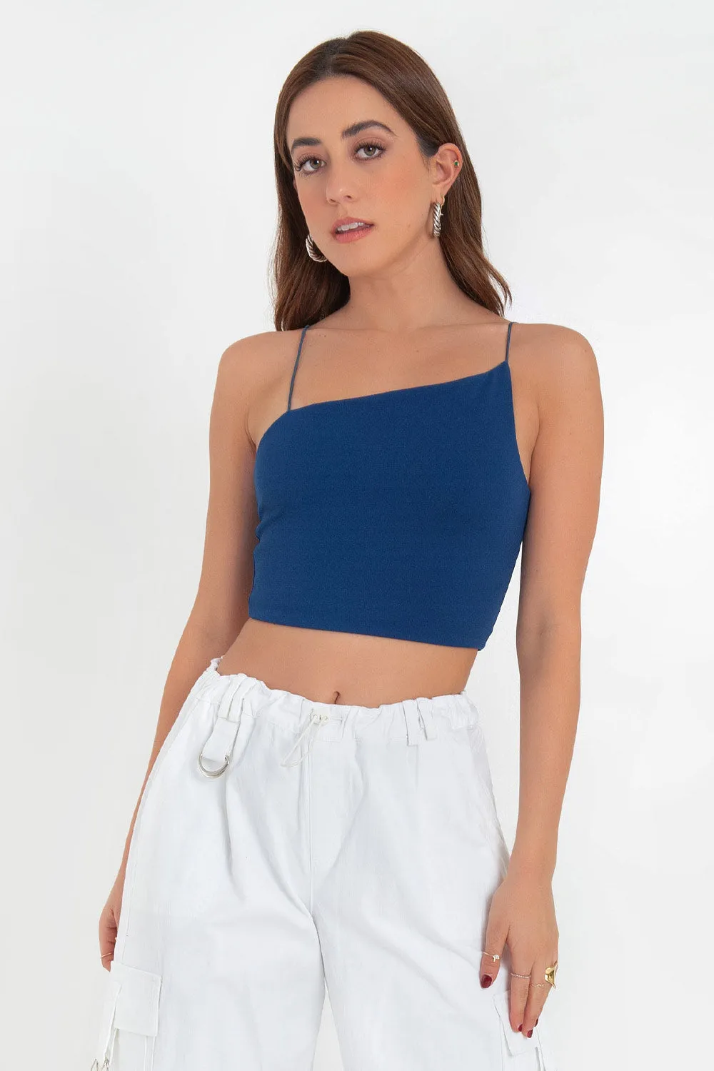 Crop top tirantes escote diagonal