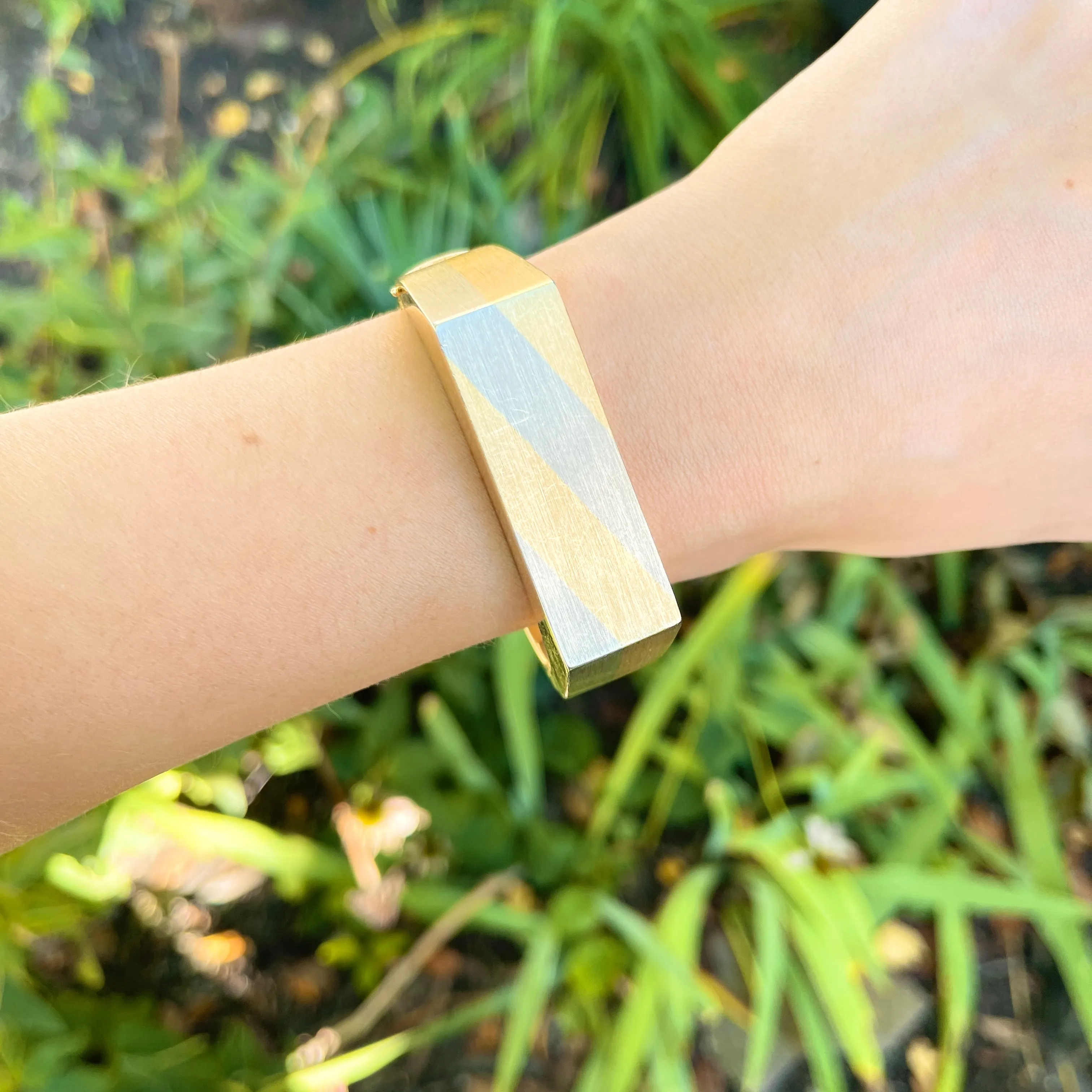 Estate 18KT Yellow Gold   White Gold Matte Striped 70s Bangle Bracelet