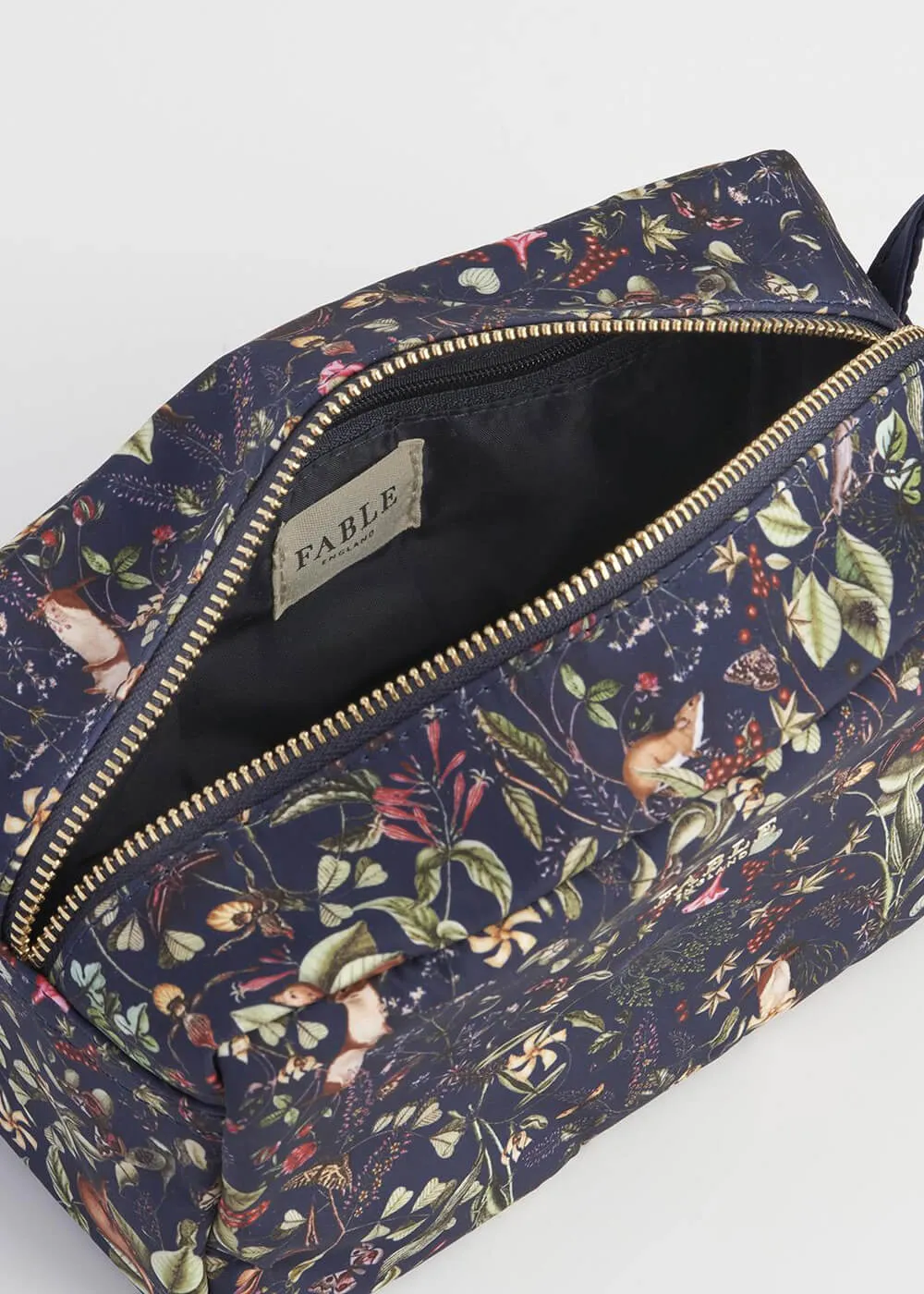 Fable England Wolf Garden Travel Pouch Navy