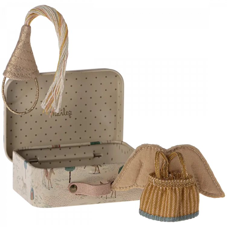 Fairy Clothes in Suitcase, Little Sister Mouse