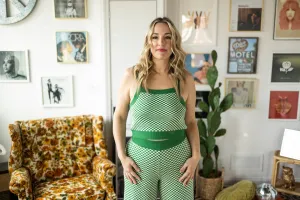 gigi crop top in island green check inn