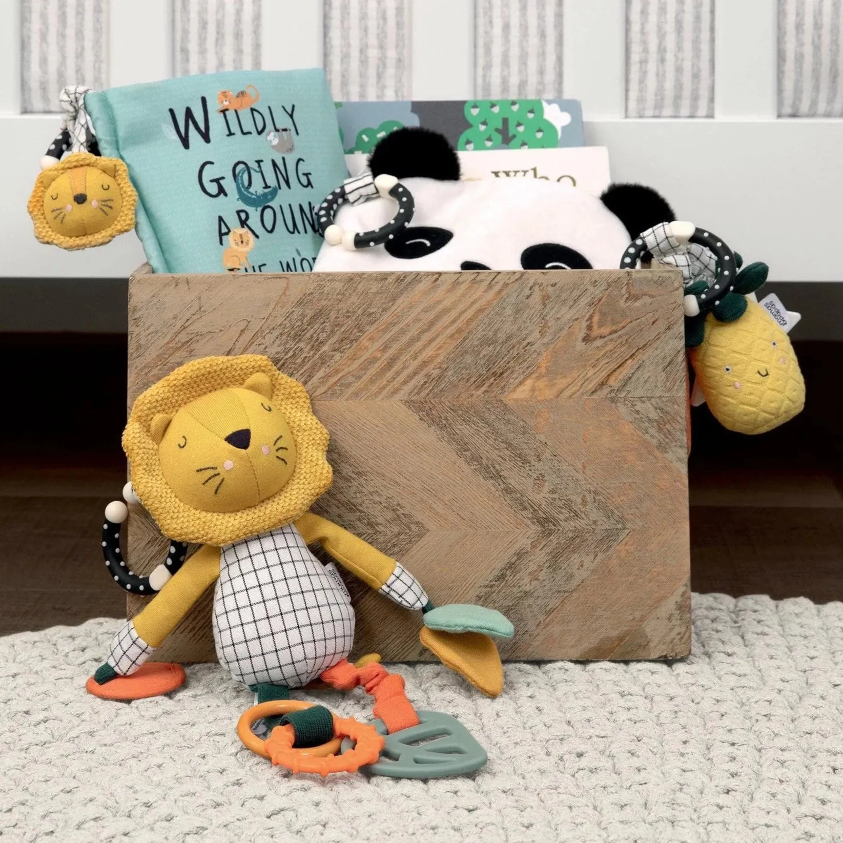 Mamas & Papas Wildly Adventures Activity Book & Toy
