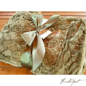 OLIVE BELLA COUTURE THROW