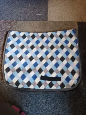 Pony size, checkered, blue, white and grey thick saddle cloth, good condition🤍