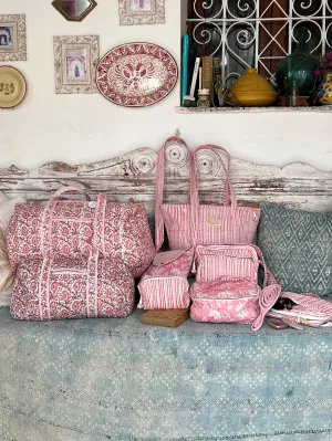 Quilted Travel bag Pink paisley medium  size
