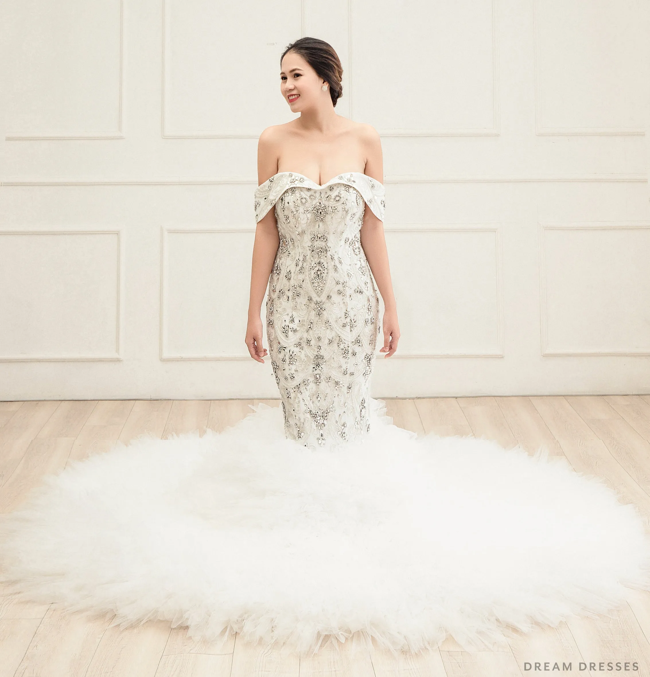 Rhinestones Embellished Mermaid Wedding Dress (#Breshawn)
