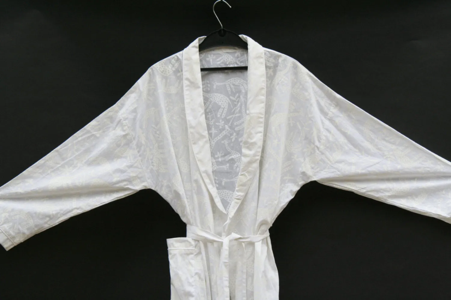 Robe Woman's White Cotton Giraffe Print Handmade African Design