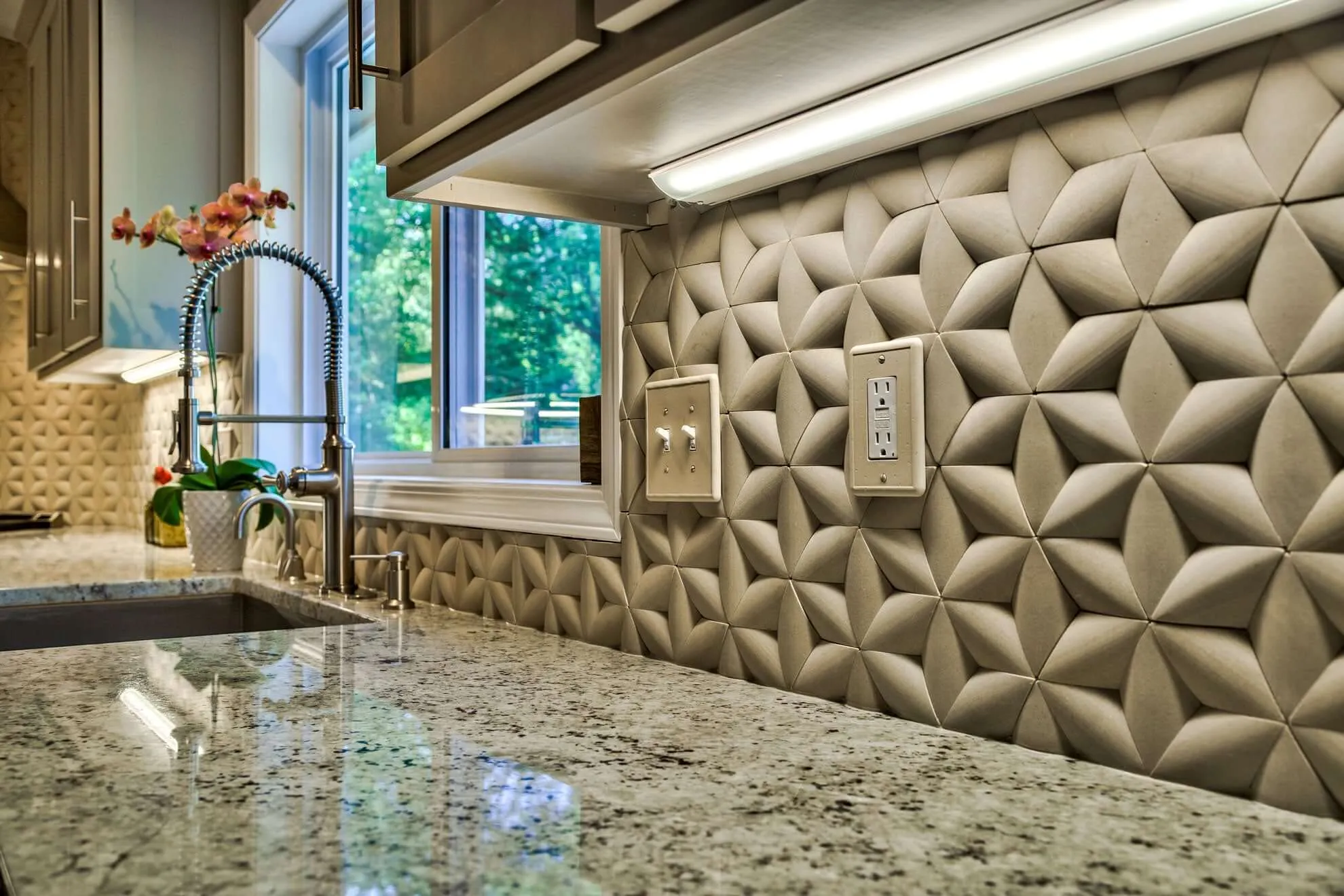 SANDSTONE MINT, PARAGON HEX