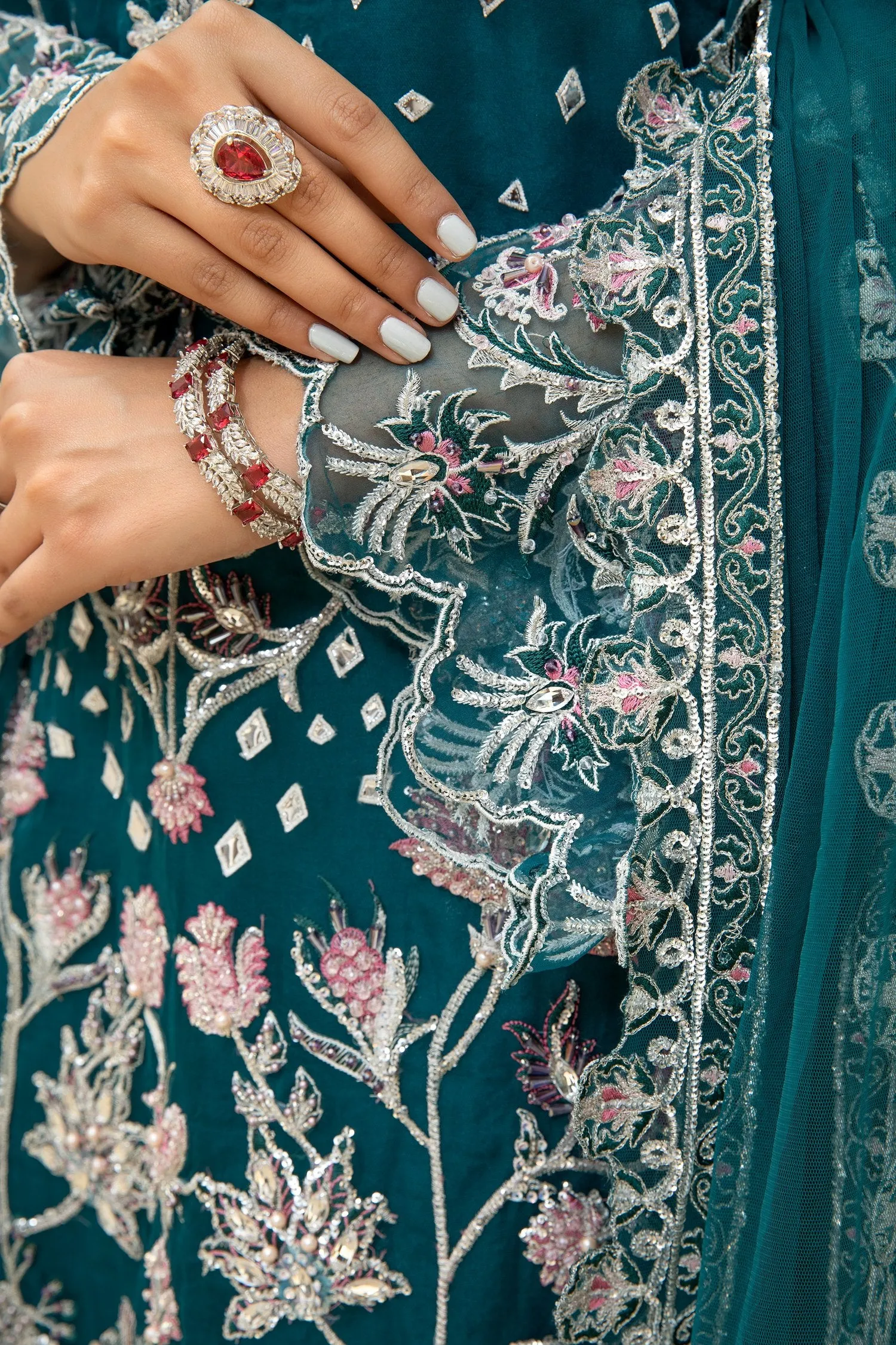 SEHAR | Maryam Hussain Marwa Festive Chapter 2 Collection 2021 | Unstitched Embroidered Suits