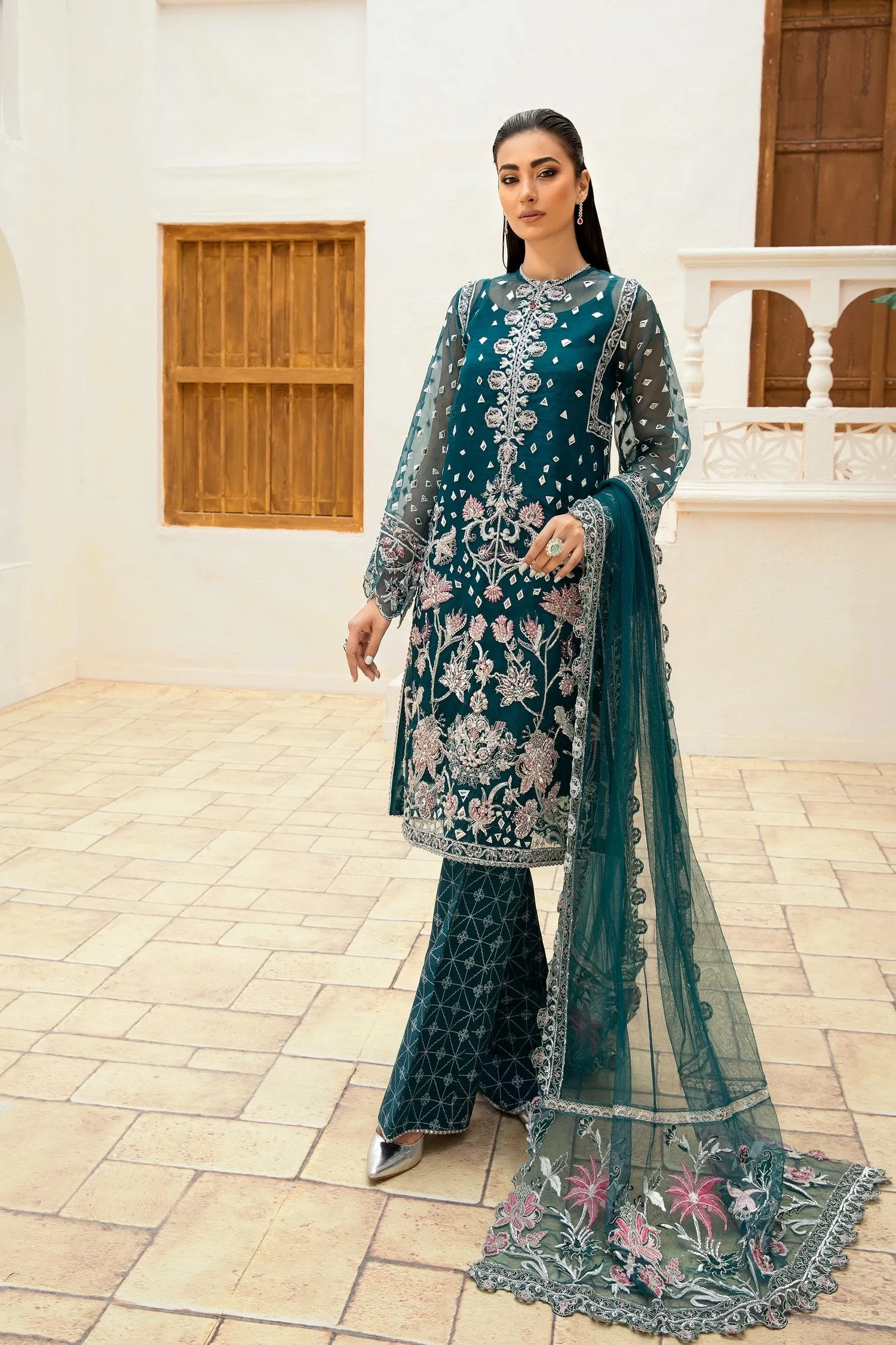 SEHAR | Maryam Hussain Marwa Festive Chapter 2 Collection 2021 | Unstitched Embroidered Suits
