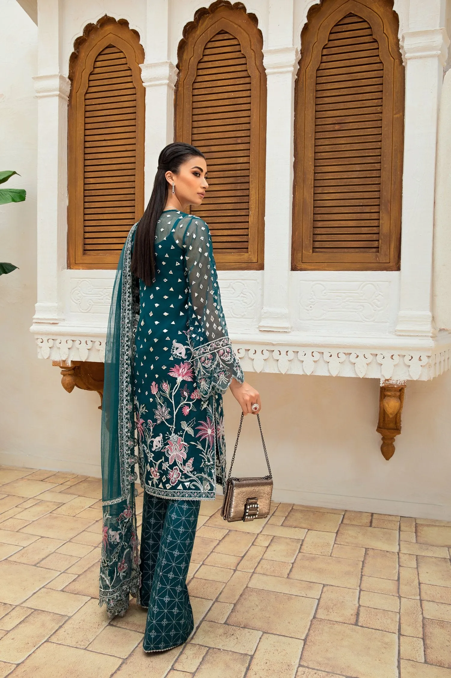 SEHAR | Maryam Hussain Marwa Festive Chapter 2 Collection 2021 | Unstitched Embroidered Suits