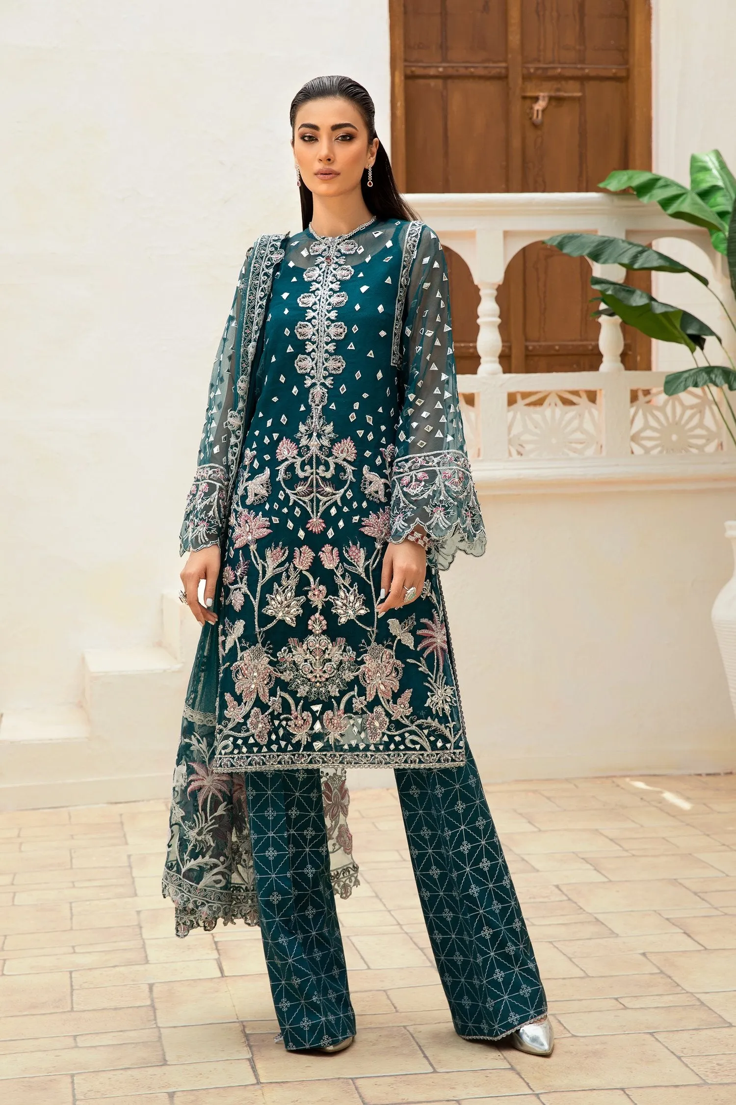 SEHAR | Maryam Hussain Marwa Festive Chapter 2 Collection 2021 | Unstitched Embroidered Suits
