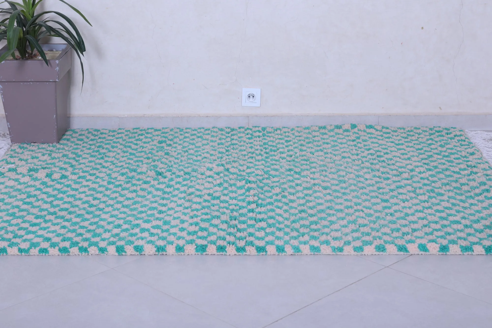 Shaggy Moroccan Green Checkered Rug 4.8 X 6.6 Feet – Handwoven Beauty