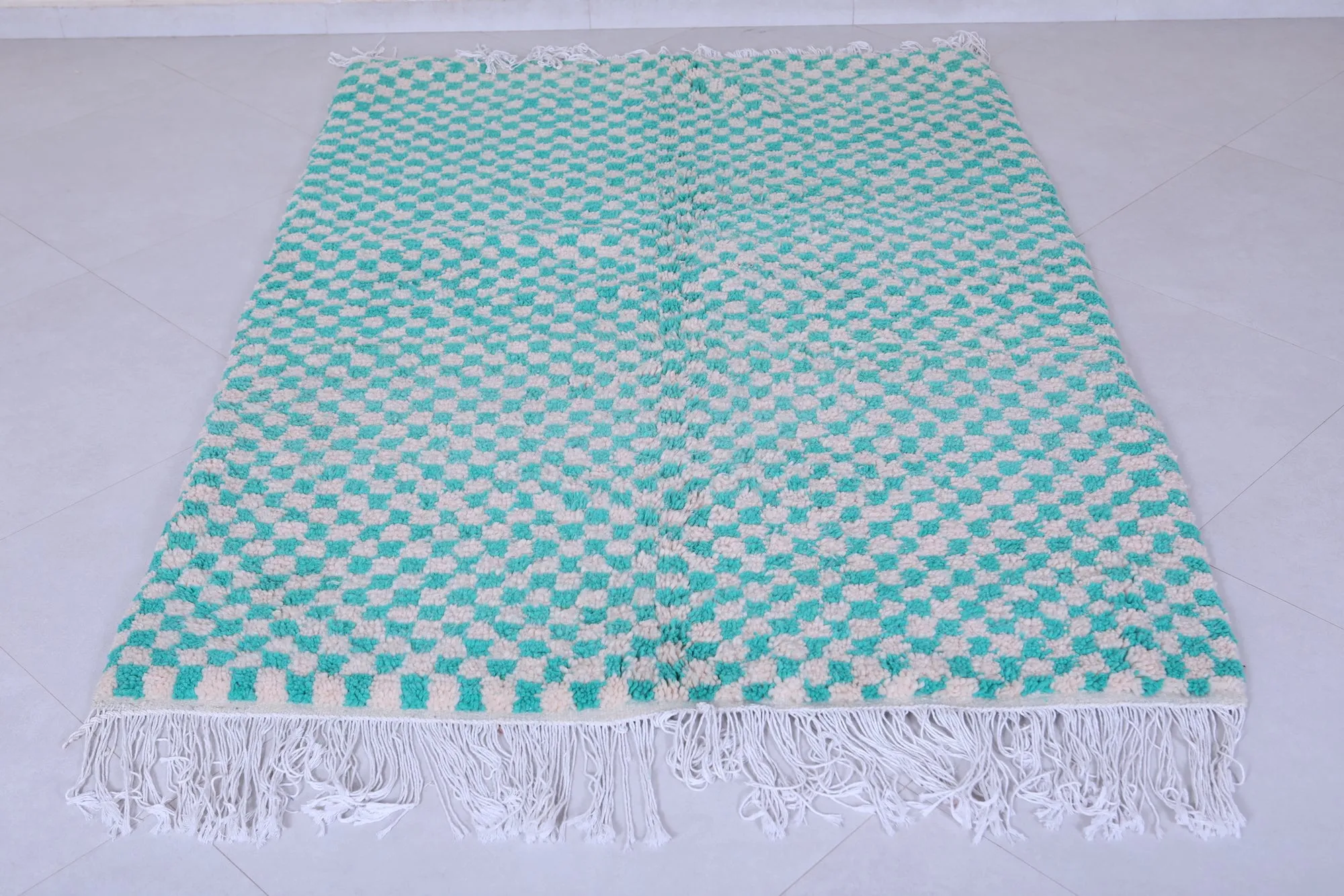 Shaggy Moroccan Green Checkered Rug 4.8 X 6.6 Feet – Handwoven Beauty