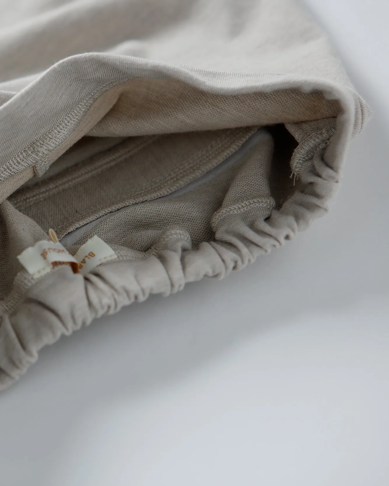 Tucked-in Pegged Pants