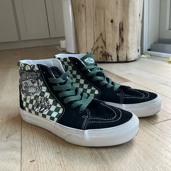 Vans Kids Sk8-Hi in Black With Bull Dog