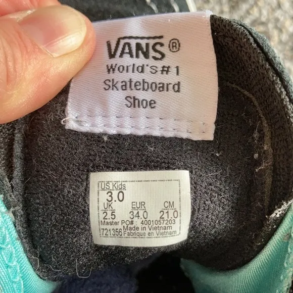 VANS VAULT SK8-HI VLT LX &quot;PRIDE&quot; size 3