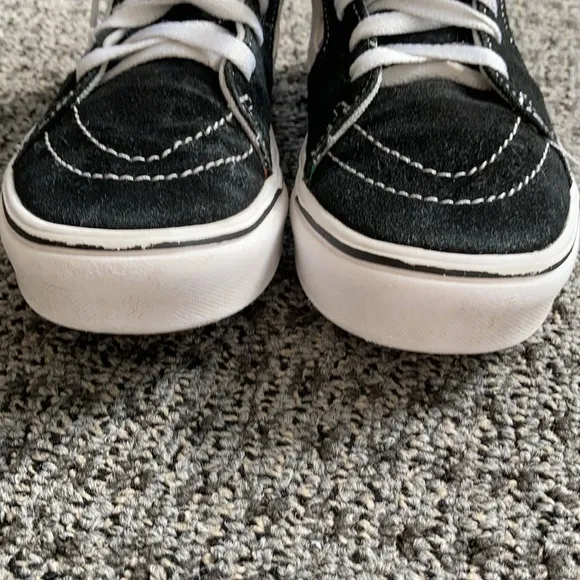 VANS VAULT SK8-HI VLT LX &quot;PRIDE&quot; size 3