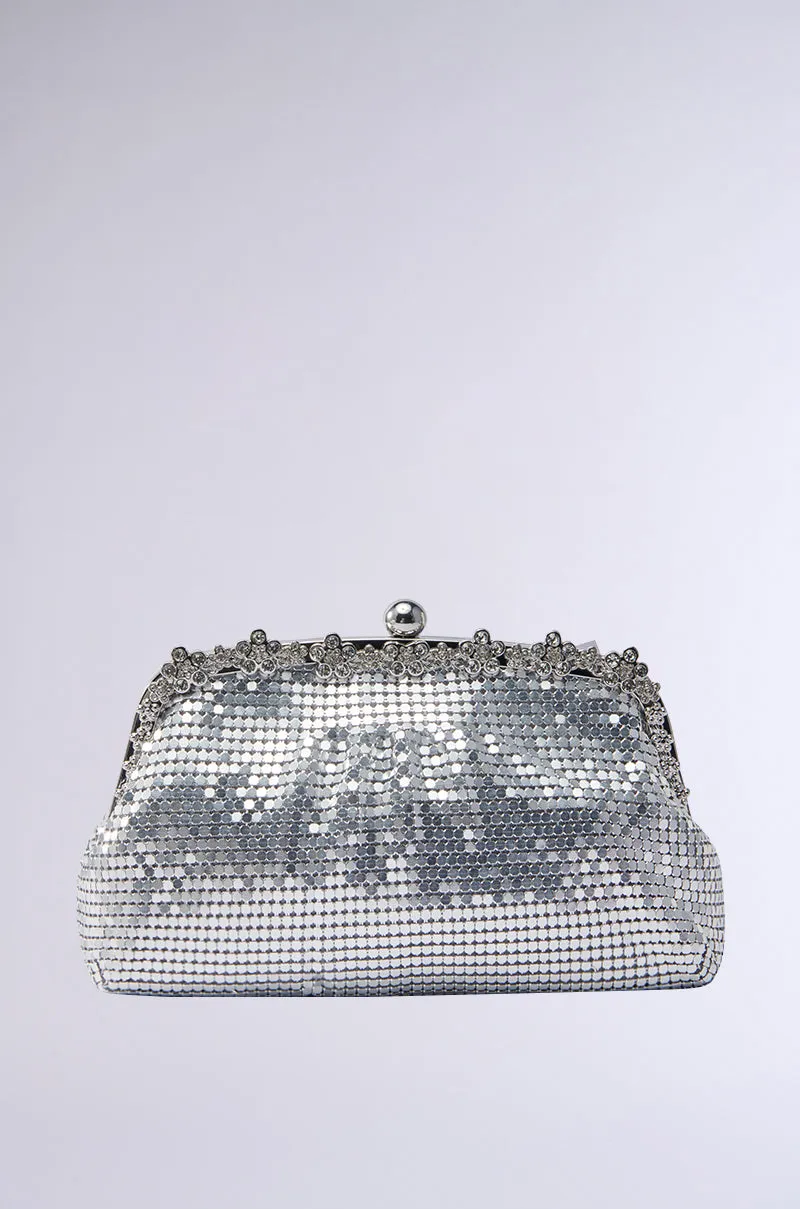 WALK IT OUT EMBELLISHED CHAINMAIL CLUTCH