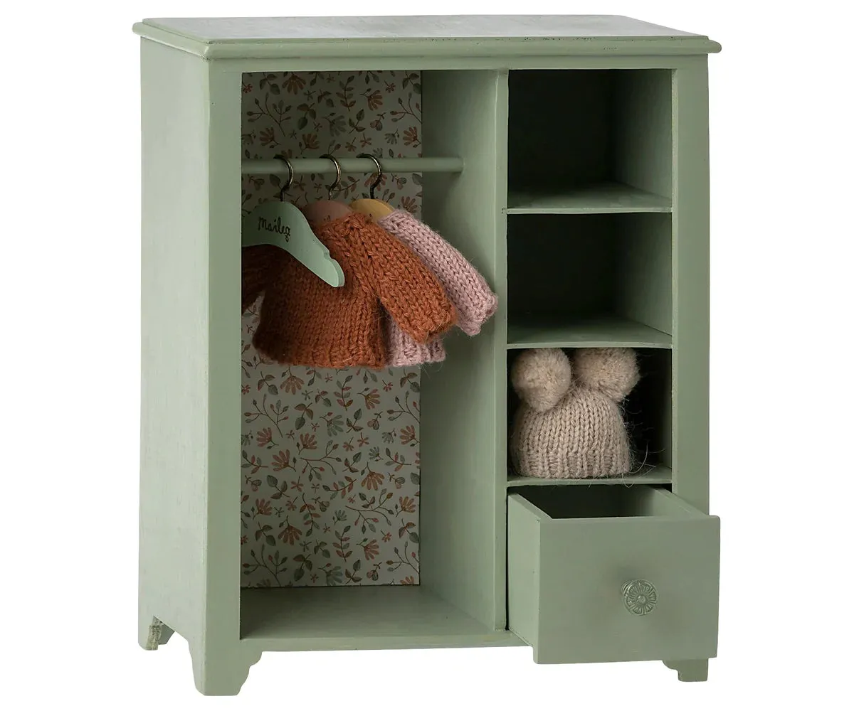 Wardrobe, Large