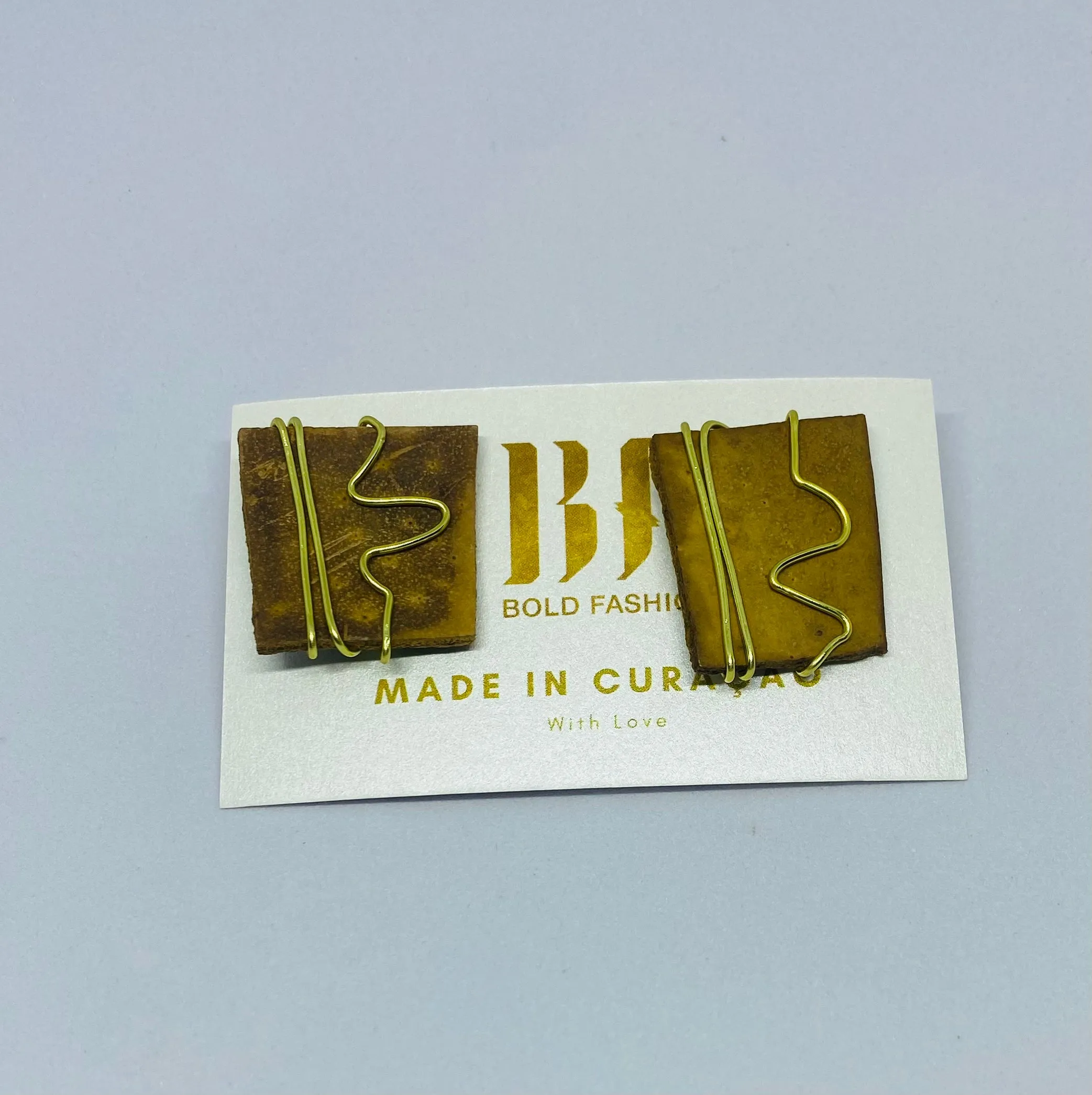 Wired Calabash Studs