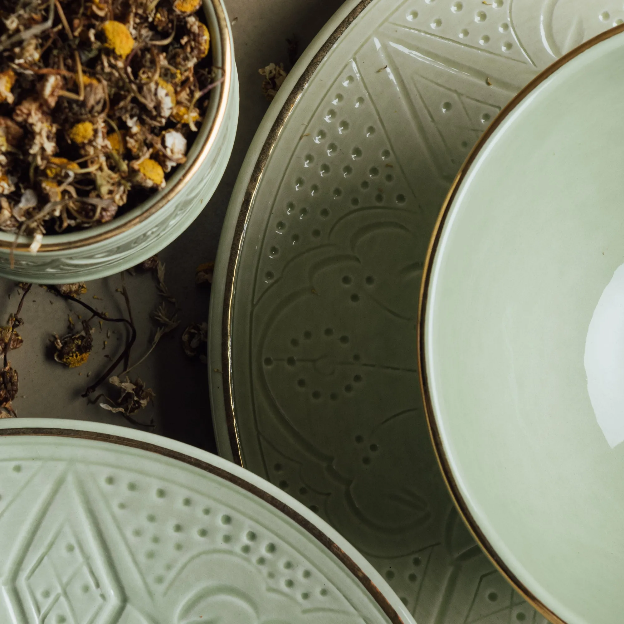 Zagora Green - Moroccan Dinnerware Set Adorned with 12 Carat Gold Accents