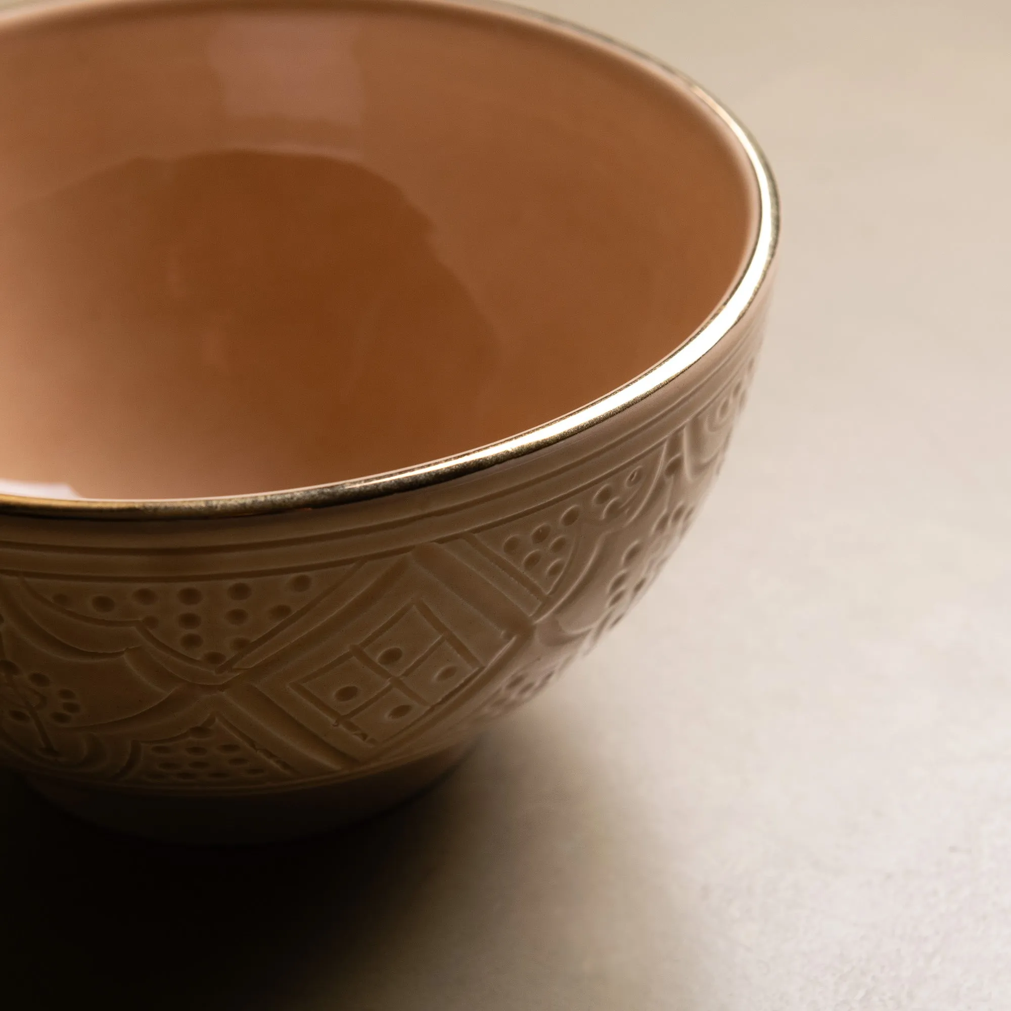 Zagora Sand Bowl - Moroccan Dinnerware Adorned with 12 Carat Gold Accents