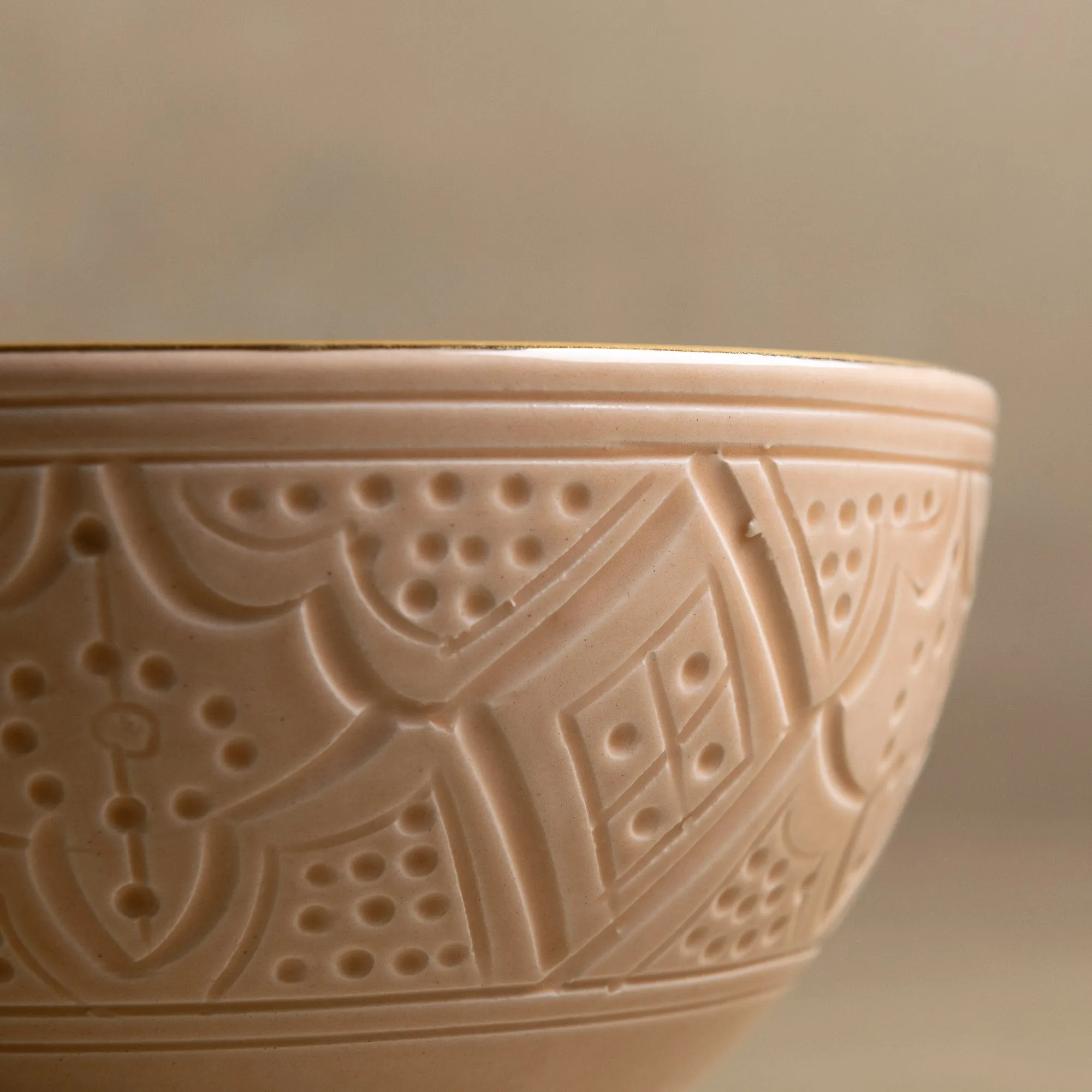 Zagora Sand Bowl - Moroccan Dinnerware Adorned with 12 Carat Gold Accents