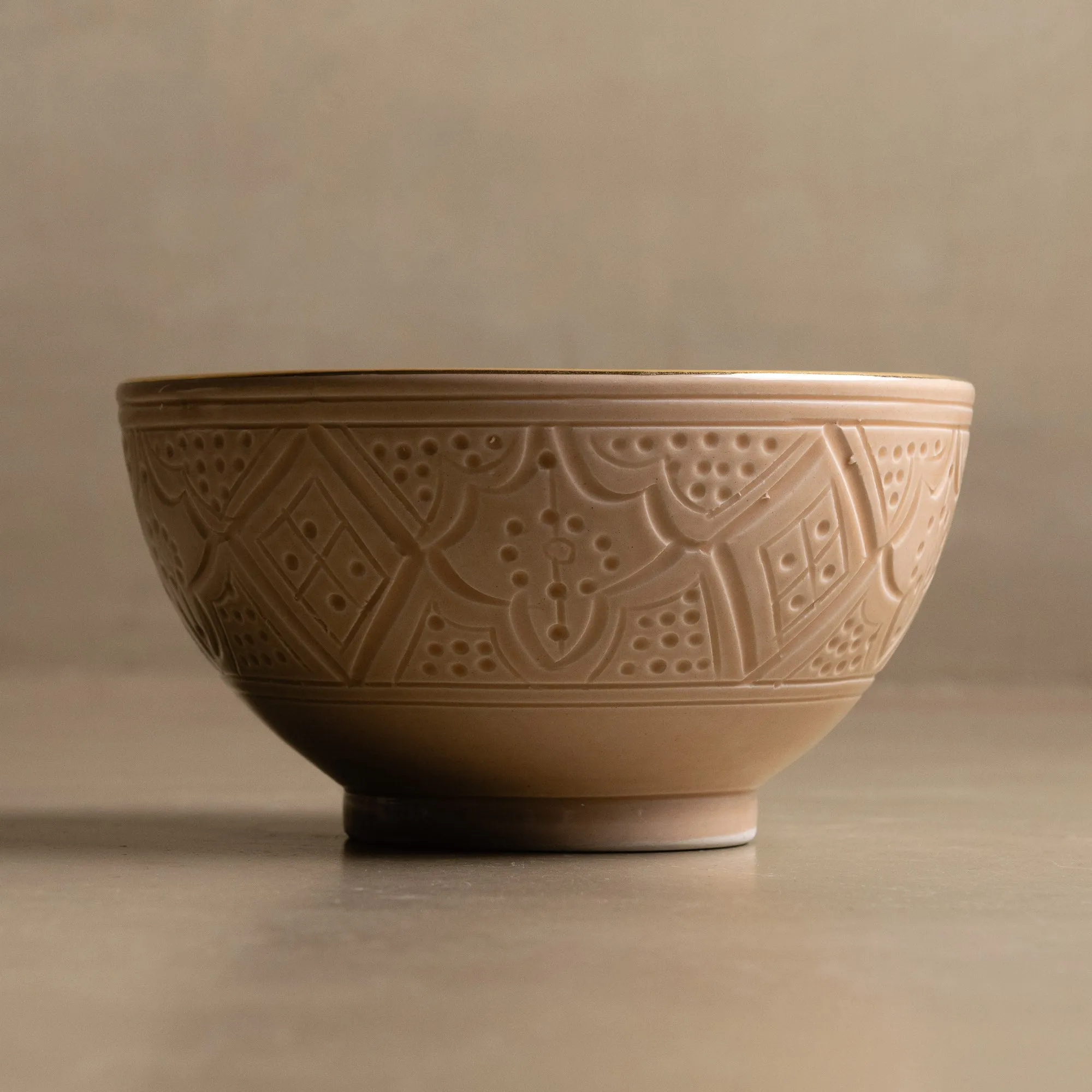 Zagora Sand Bowl - Moroccan Dinnerware Adorned with 12 Carat Gold Accents