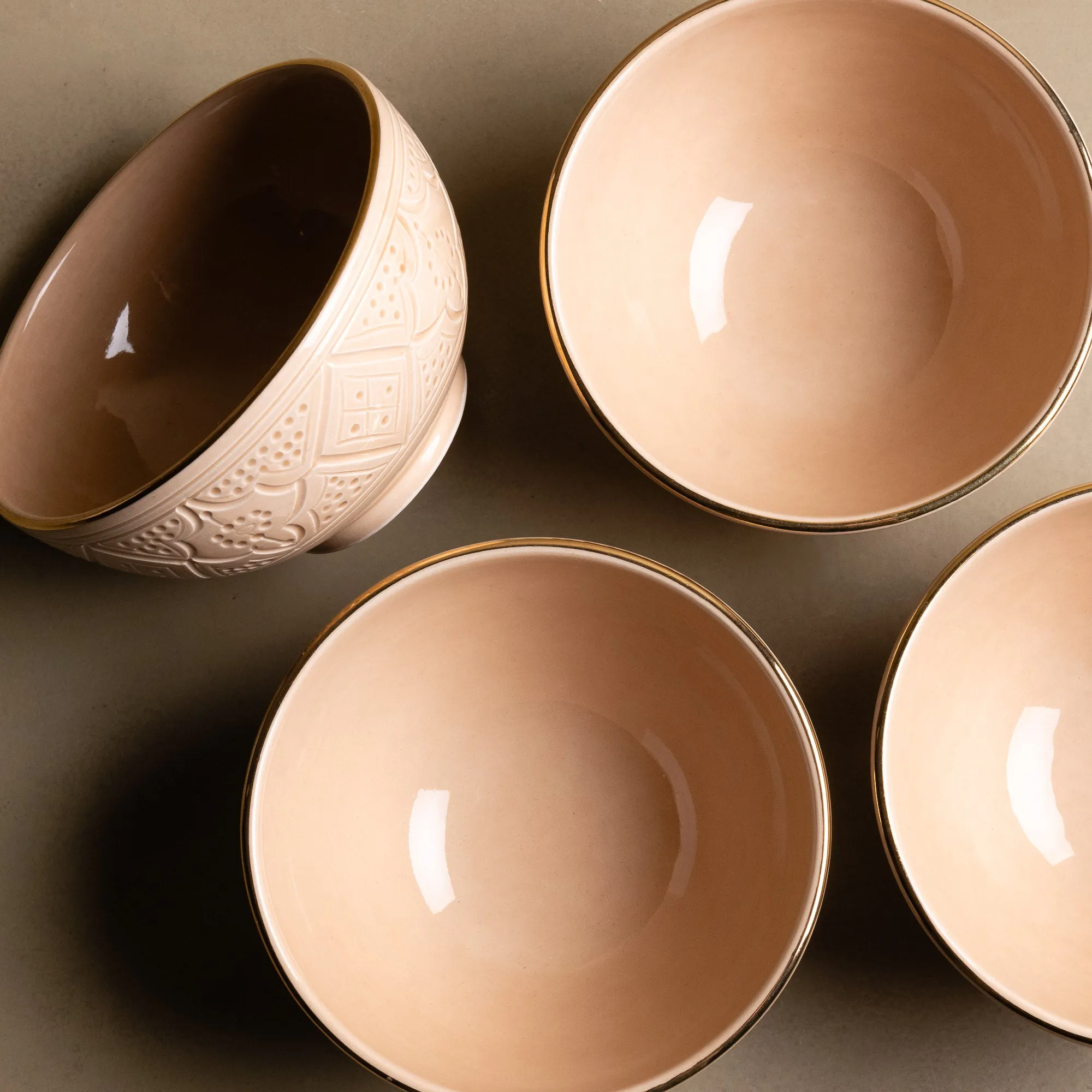 Zagora Sand Bowl - Moroccan Dinnerware Adorned with 12 Carat Gold Accents
