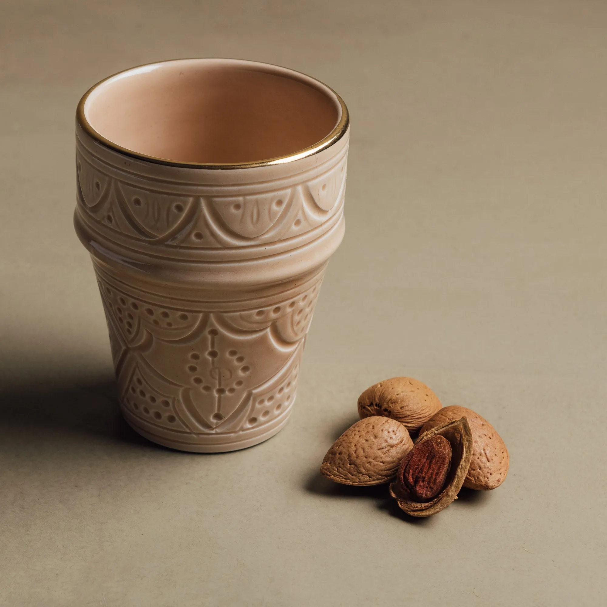 Zagora Sand - Moroccan Dinnerware Set Adorned with 12 Carat Gold Accents