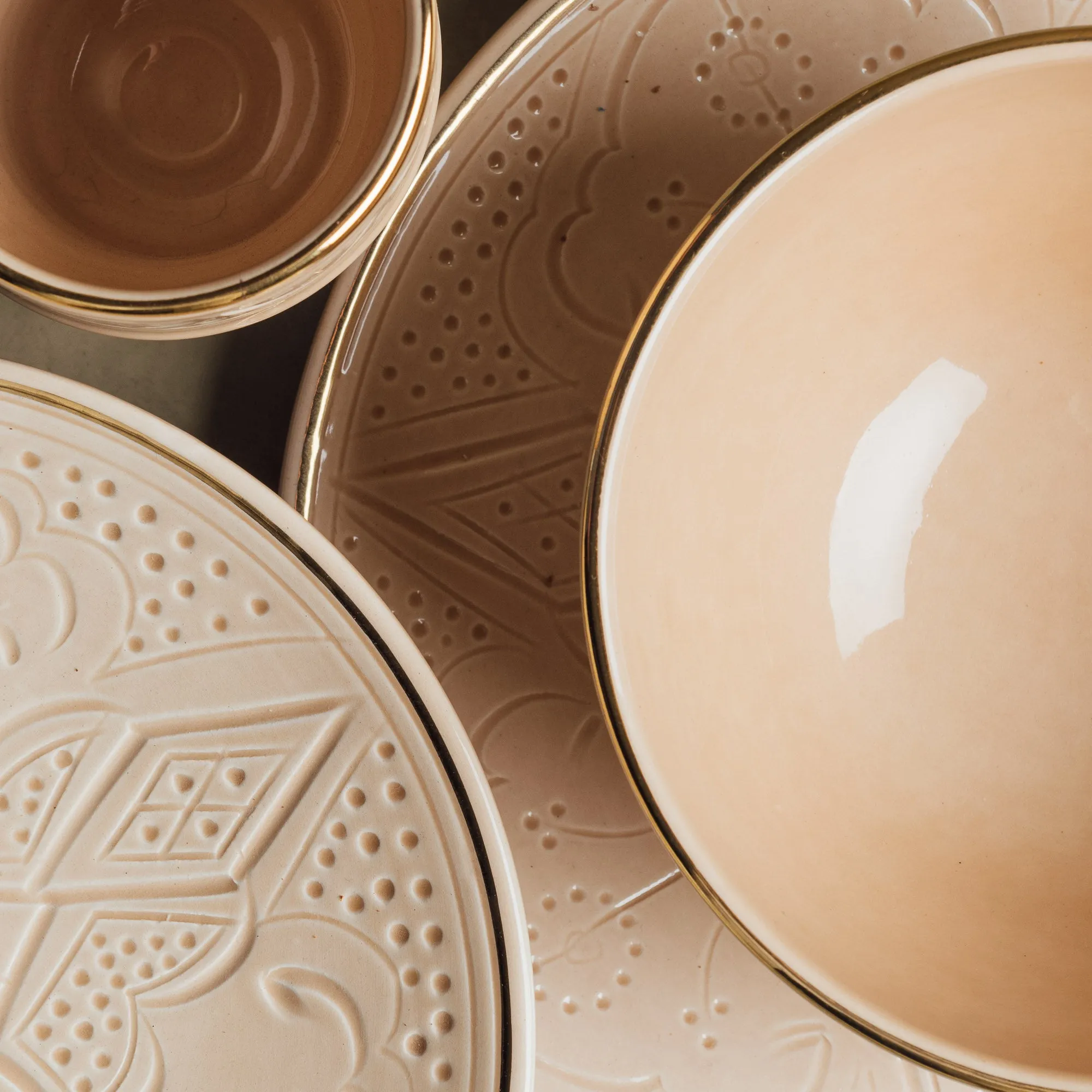 Zagora Sand - Moroccan Dinnerware Set Adorned with 12 Carat Gold Accents