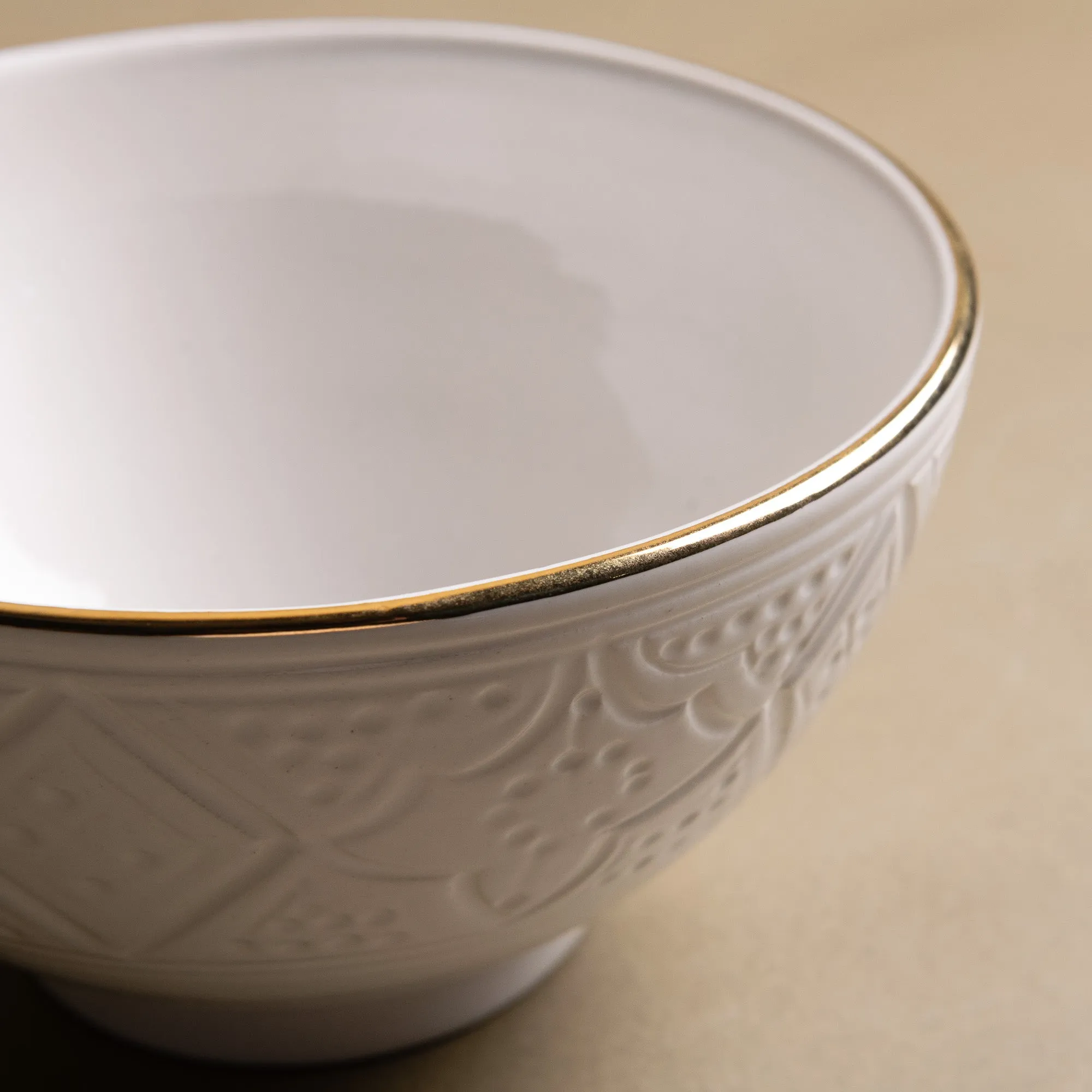 Zagora White Bowl - Moroccan Dinnerware Adorned with 12 Carat Gold Accents