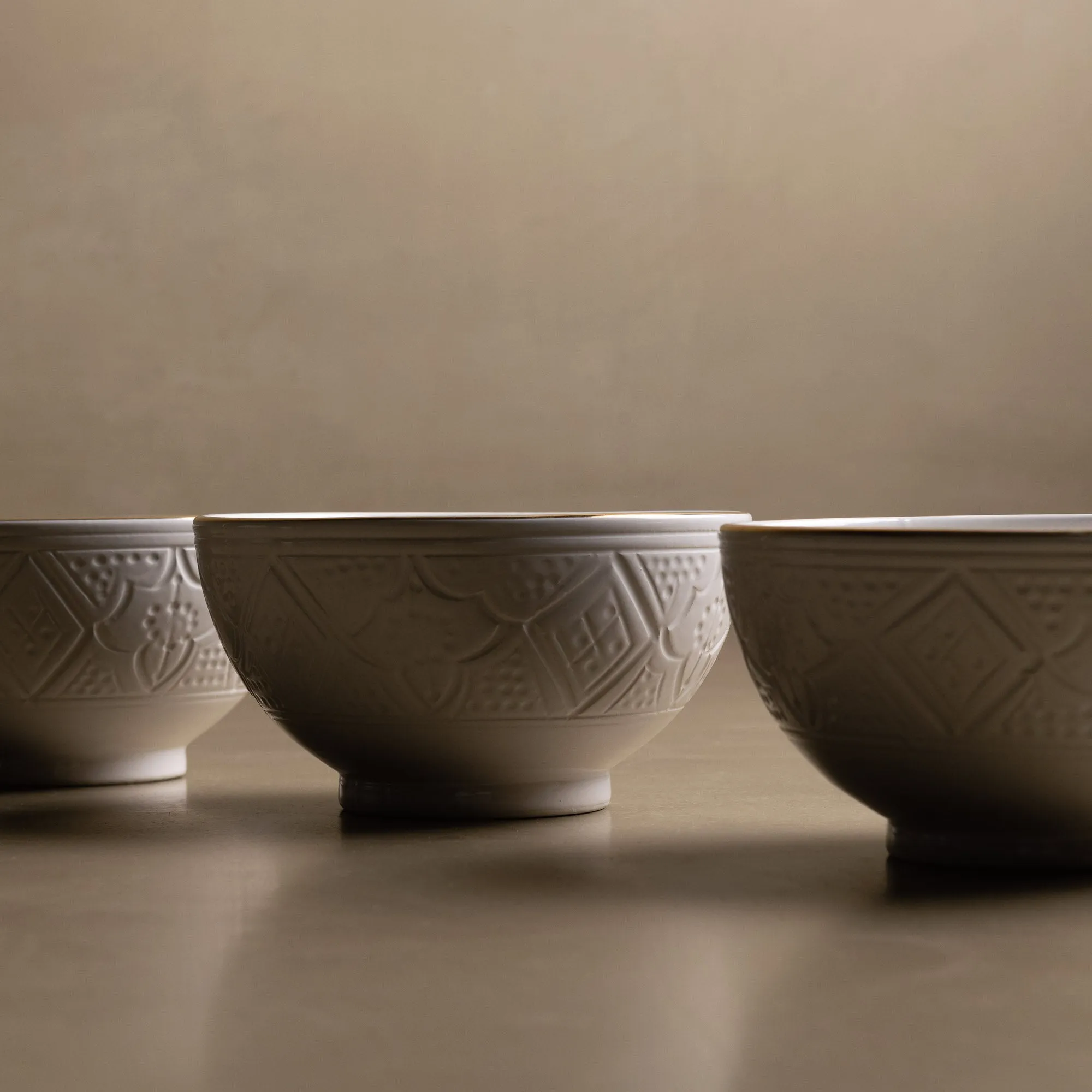 Zagora White Bowl - Moroccan Dinnerware Adorned with 12 Carat Gold Accents
