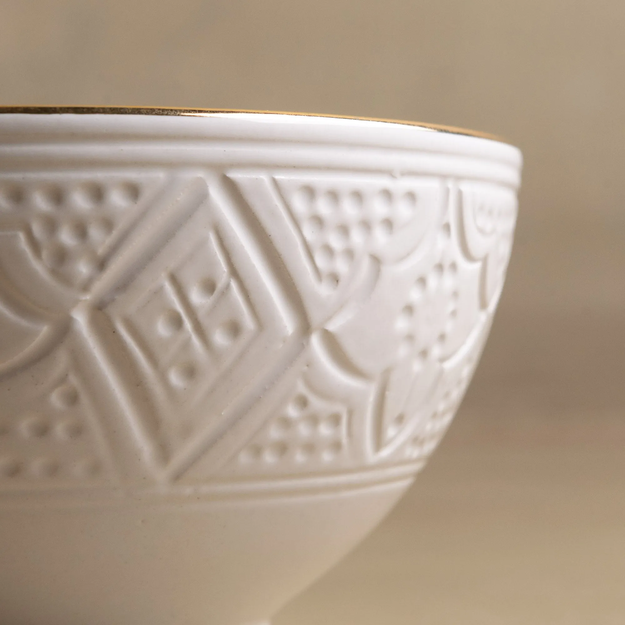 Zagora White Bowl - Moroccan Dinnerware Adorned with 12 Carat Gold Accents